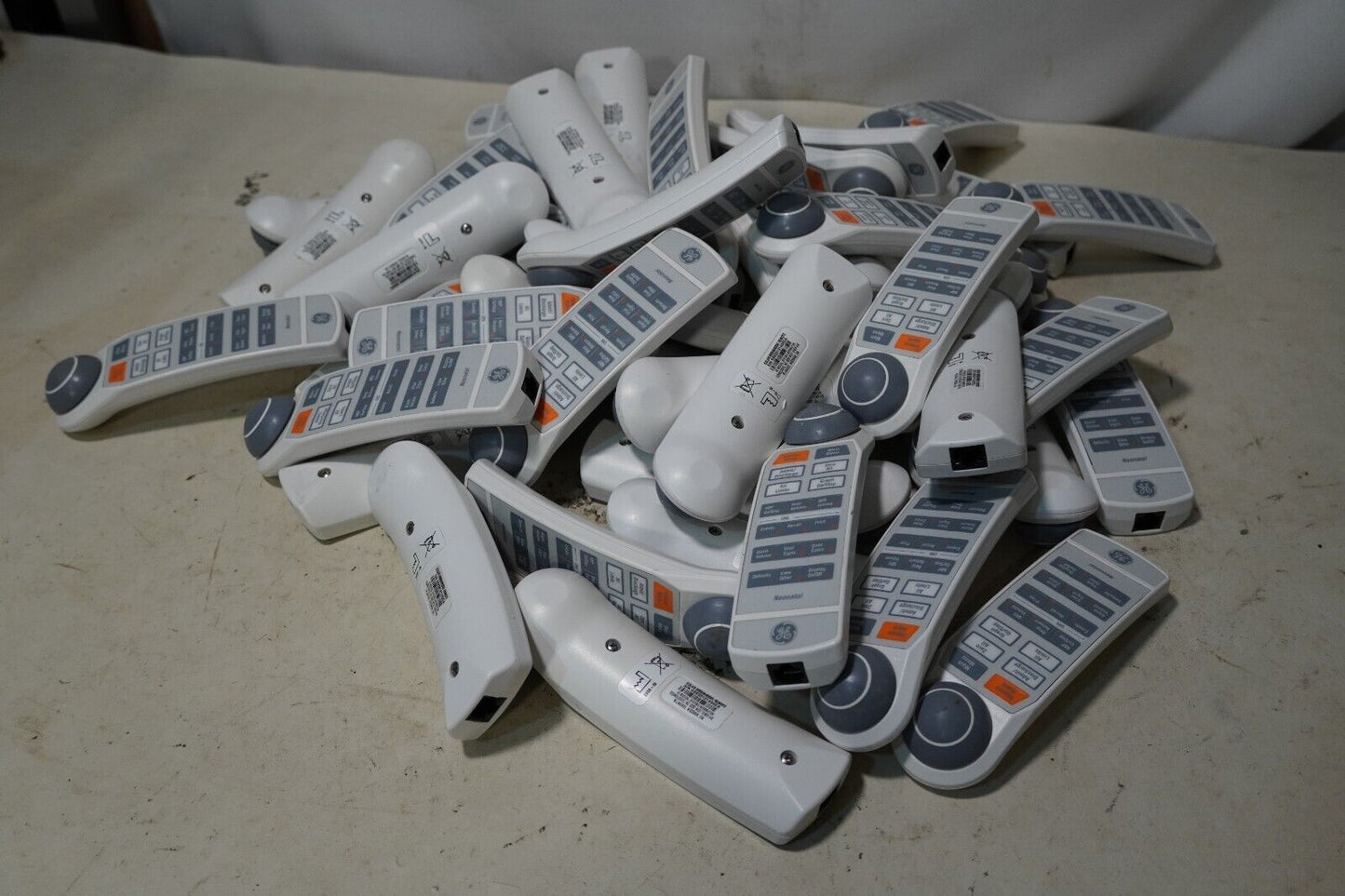Lot of 48 GE SOLAR 8000M/8000I remote controls/keypads