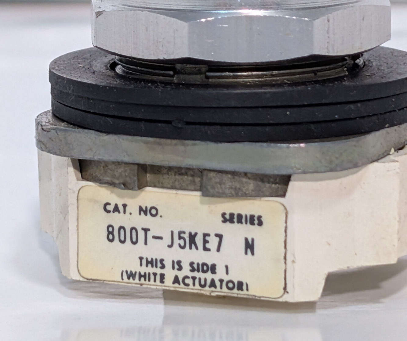 Allen Bradley 800T-J5KE7, Series N, Rotary Selector Switch, White Actuator