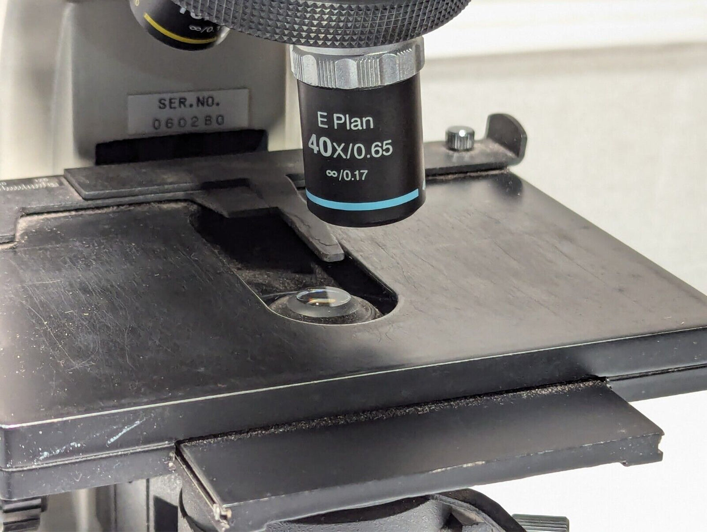 Accu-Scope 3015 Microscope With 4x, 10x, 40x And 100x Oil Objectives