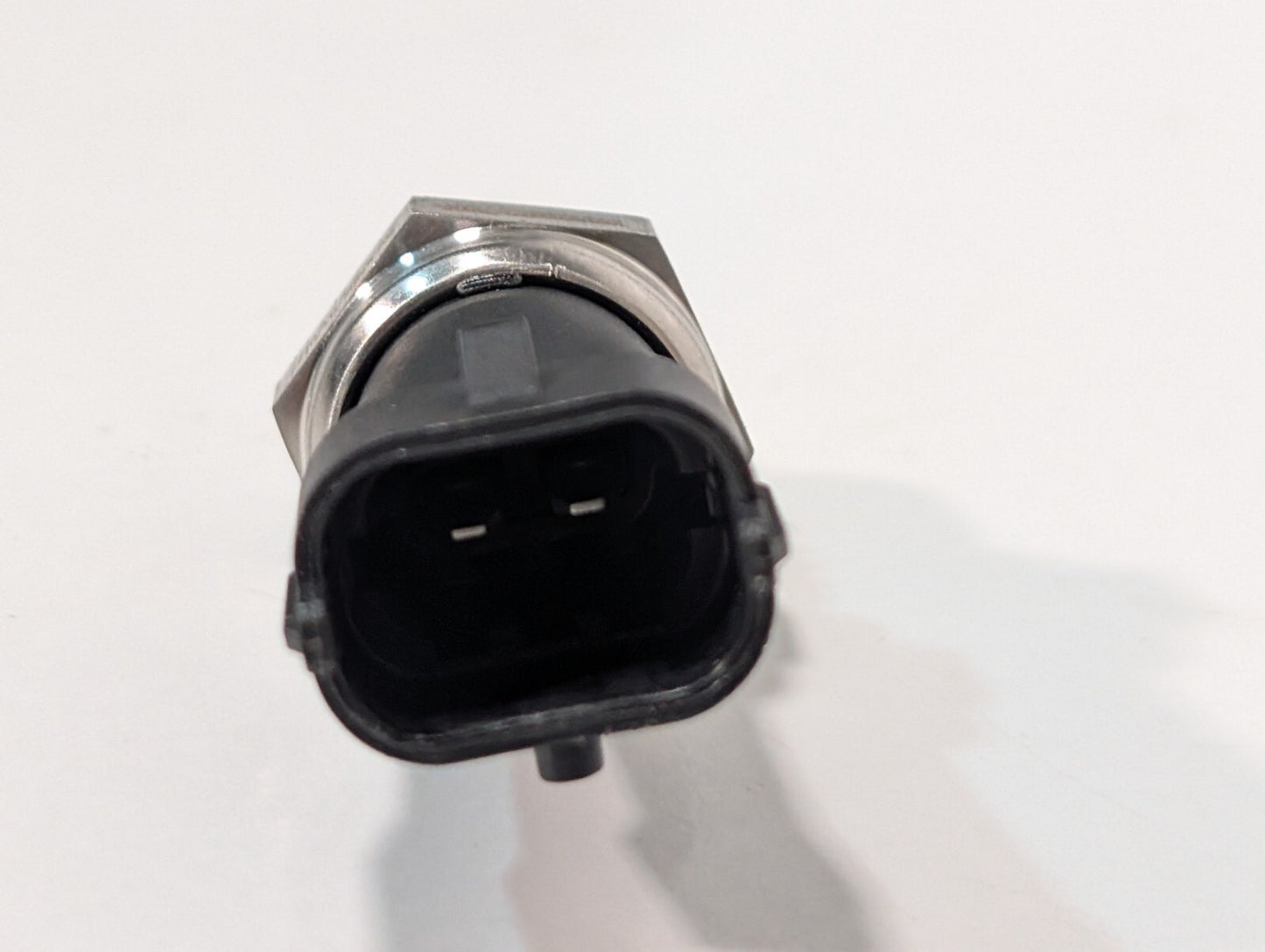 V08001-EC-7002 Coolant Temperature Sensor for Hyzon Fuel Cell HV EV Vehicle