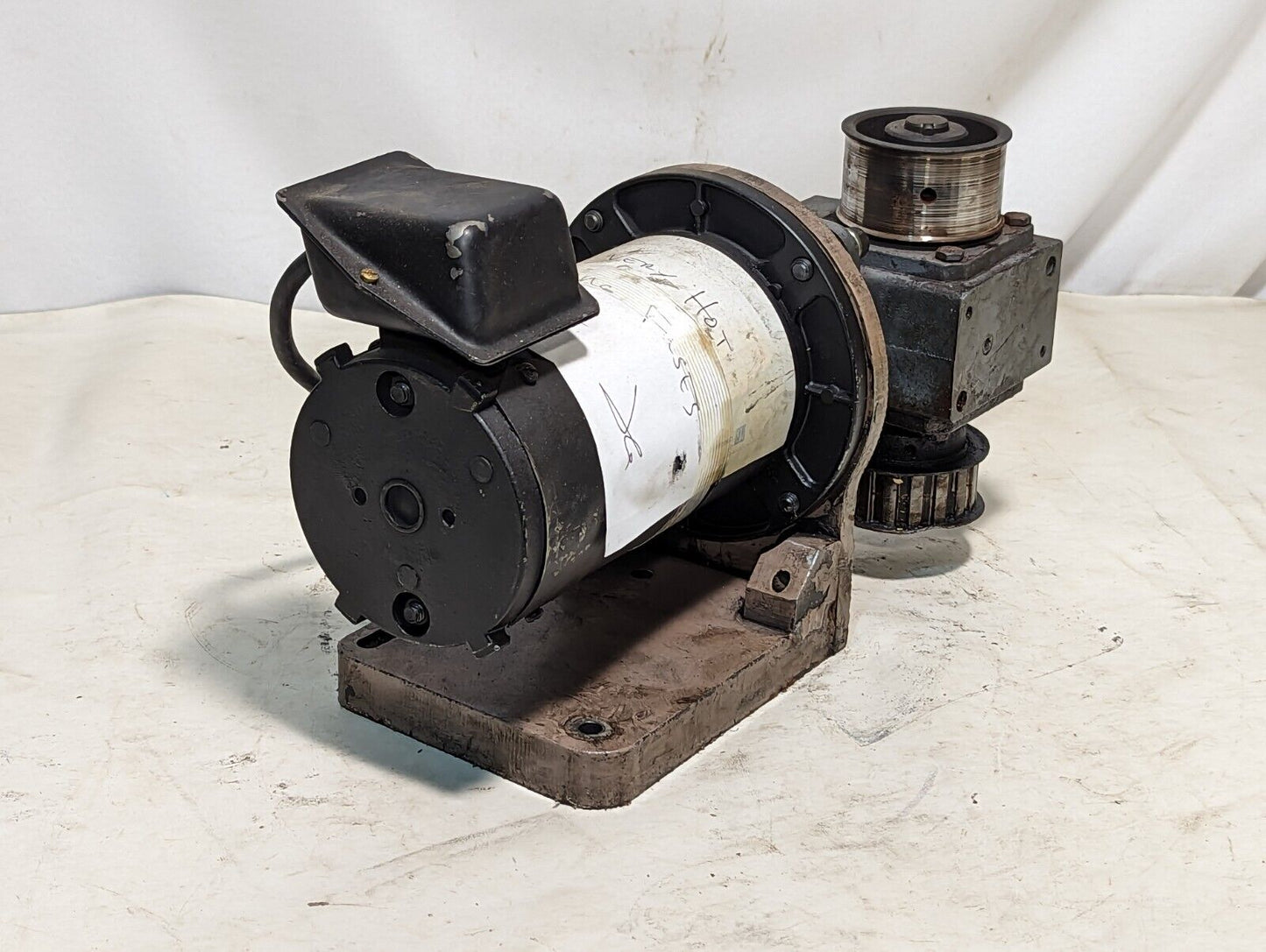 Unknown DC motor with Hub City 184 speed reducer, maybe Fincor 5009324 variable