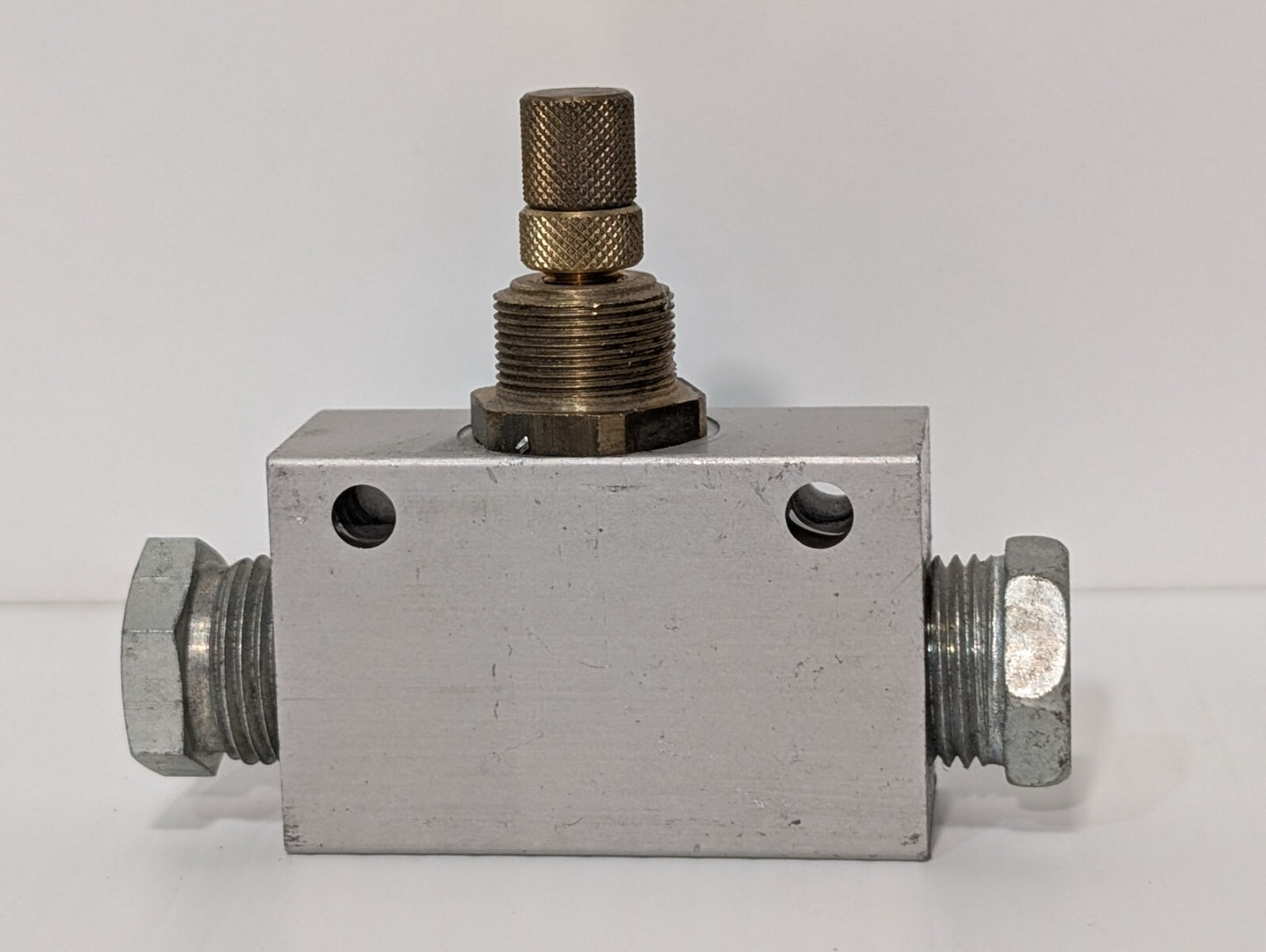 Aignep 8860-1/2 Bi-Directional In-Line Flow Regulator 7 Bar Inlet Pressure