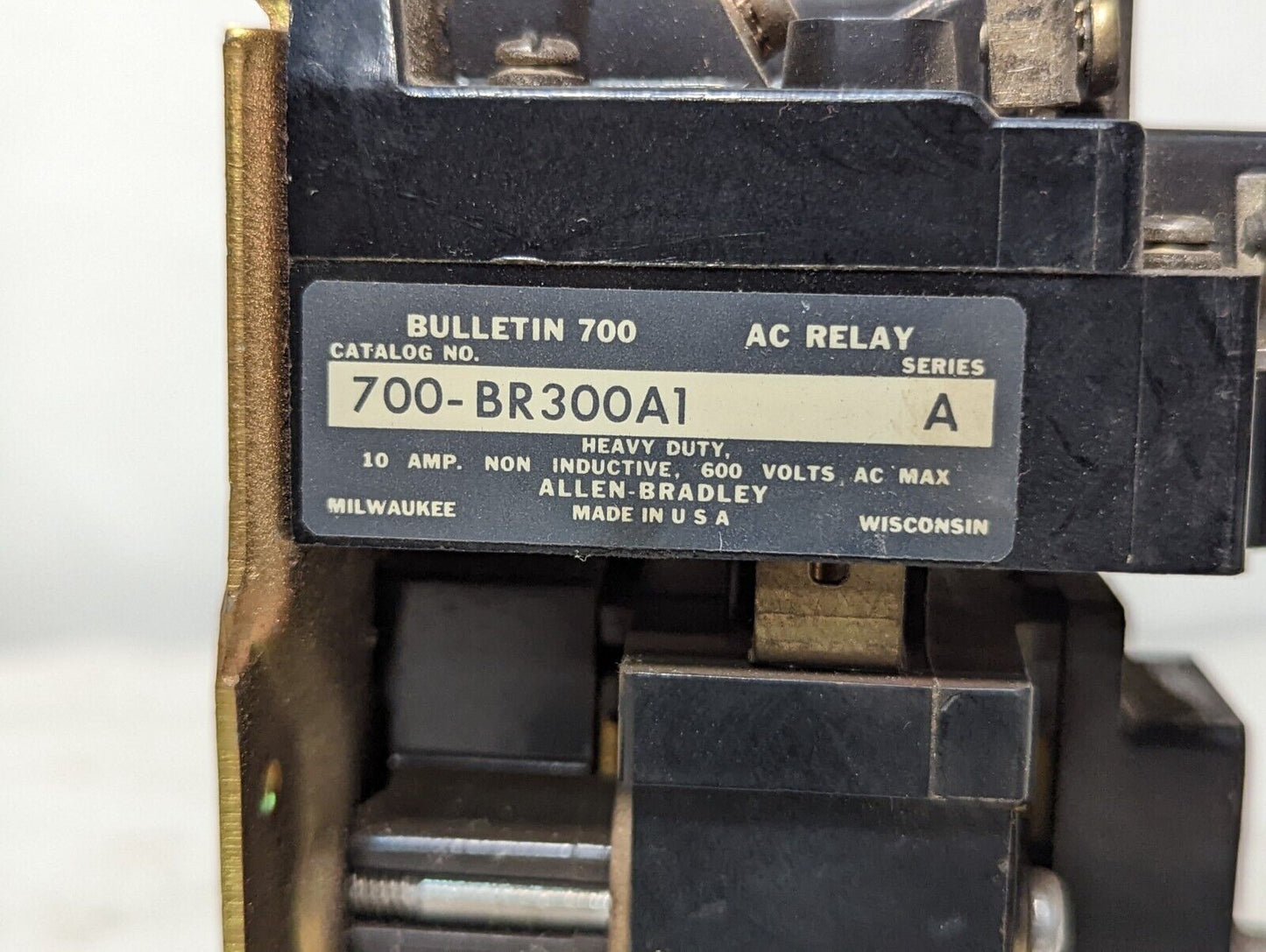 Allen Bradley 700-BR300A1 AC relay, 600VAC, 10A max, 76A86 110/120V coil