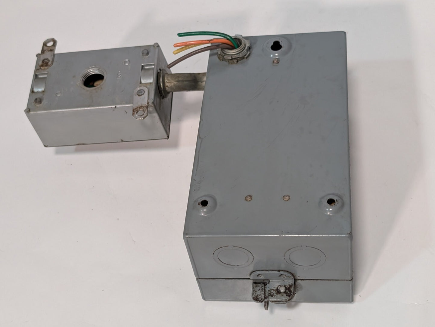 Allen Bradley 609-AAW Manual Starter in Encl. w\ 20A Hubbell Twist-Lock Recptcle