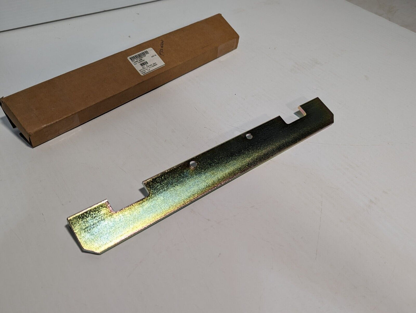 3915-18-000-2300 175K937H01 Back Support - Free Shipping
