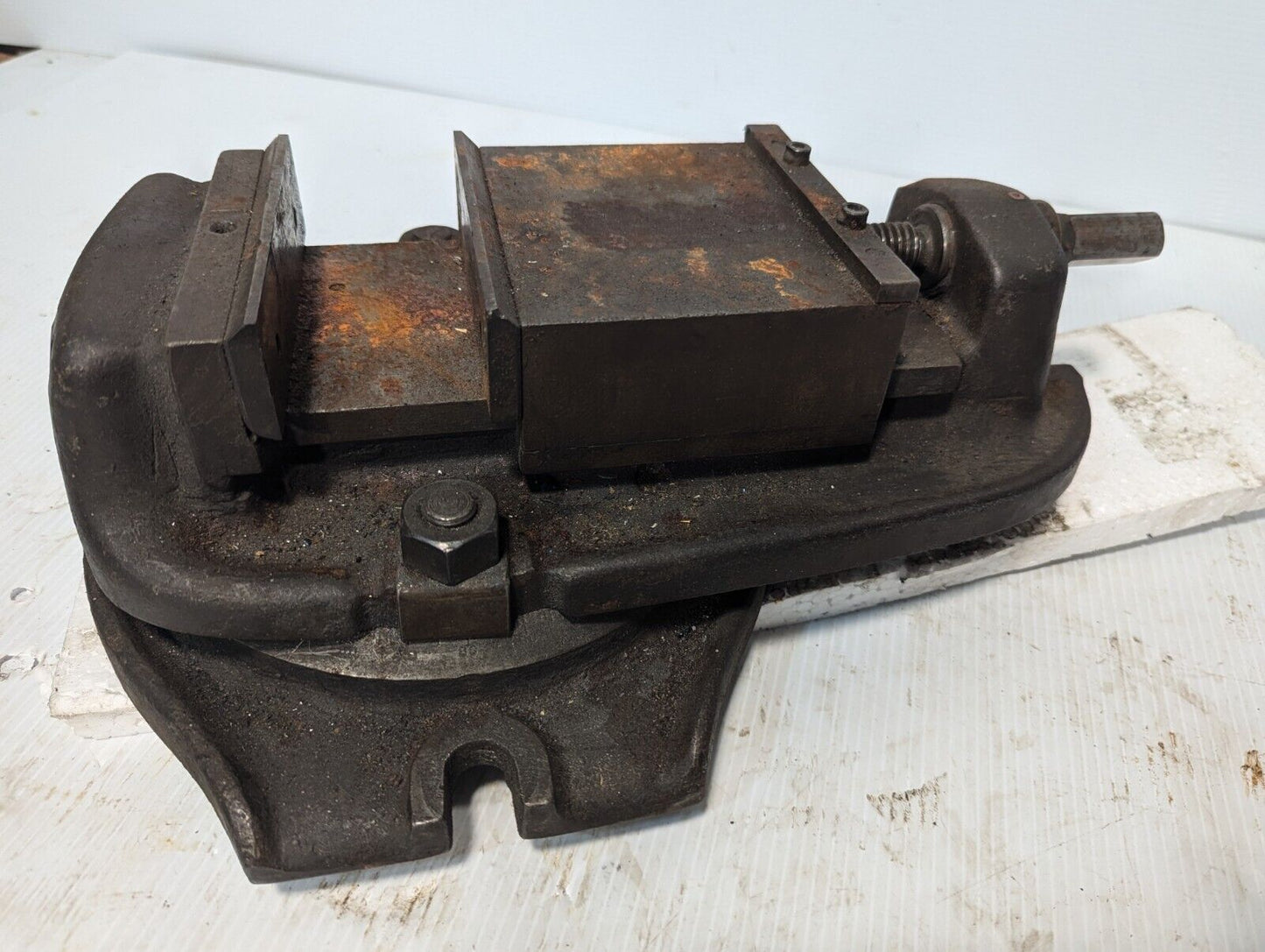 Unbranded milling machine vise, 6 inch, some corrosion - Free Shipping