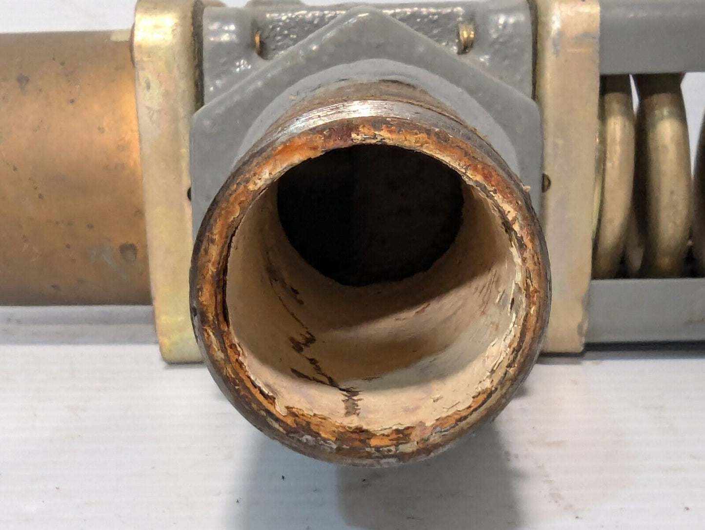 Johnson Controls Water Valve W/Attachment - Free Shipping+Returns