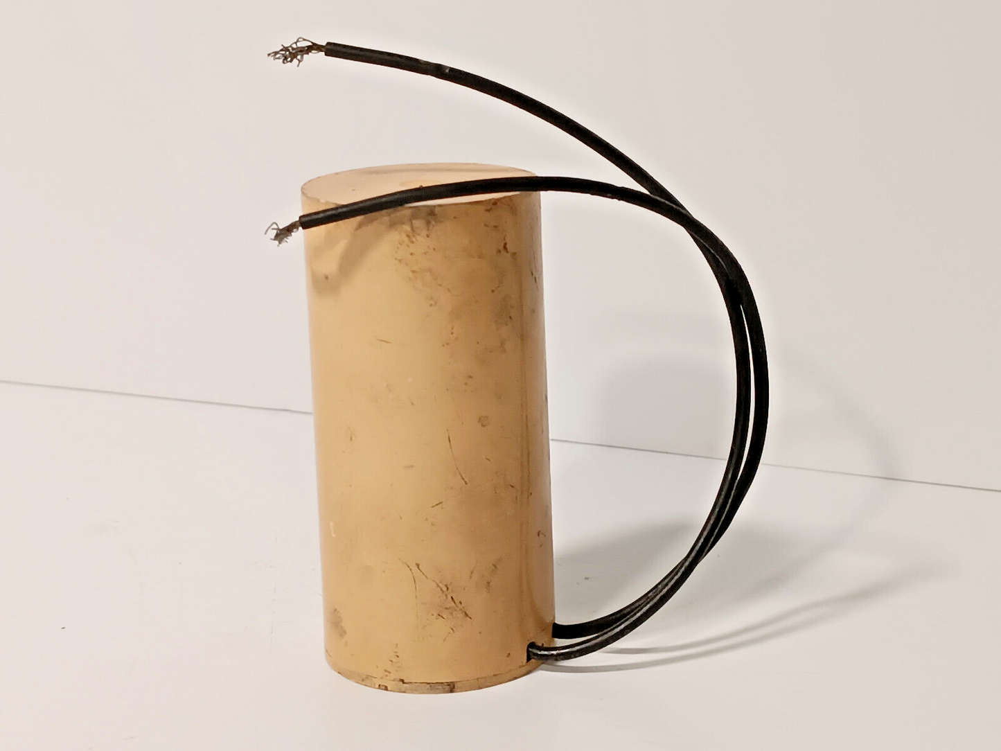 Advance Transformer Co. 7C225 Capacitor, 22.5 MFD, 300 VAC, 50/60Hz