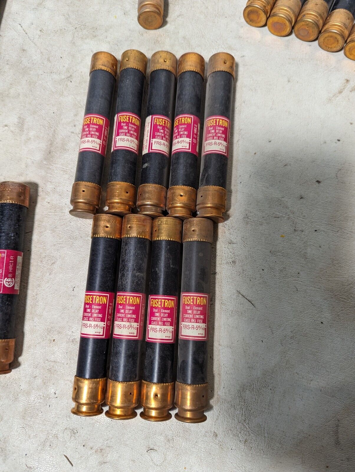 Large lot of 100 FRS-R fuses, 18xFRS-R-9, 15xFRS-R-8, 7xFRS-R-6-1/4, 1xFRS-R-6,