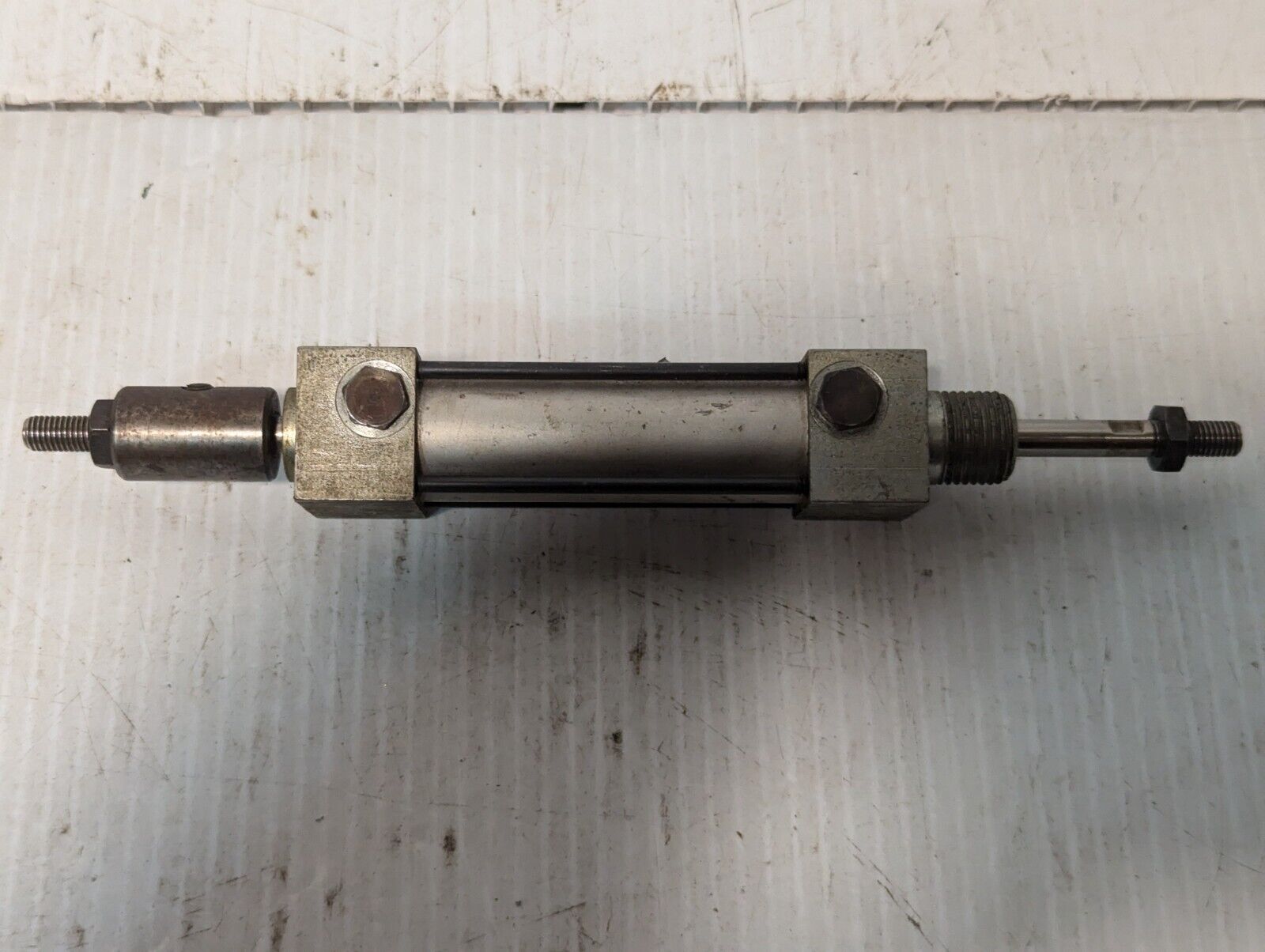 Tom Thumb DAVI 3/4 X 1-1/2 Magnetic Piston Air Cylinder -Free Shipping