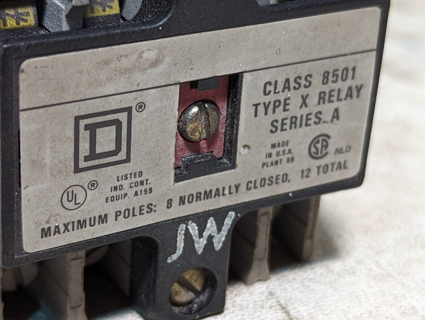 Square D 8501-X040 industrial control relay, form HT