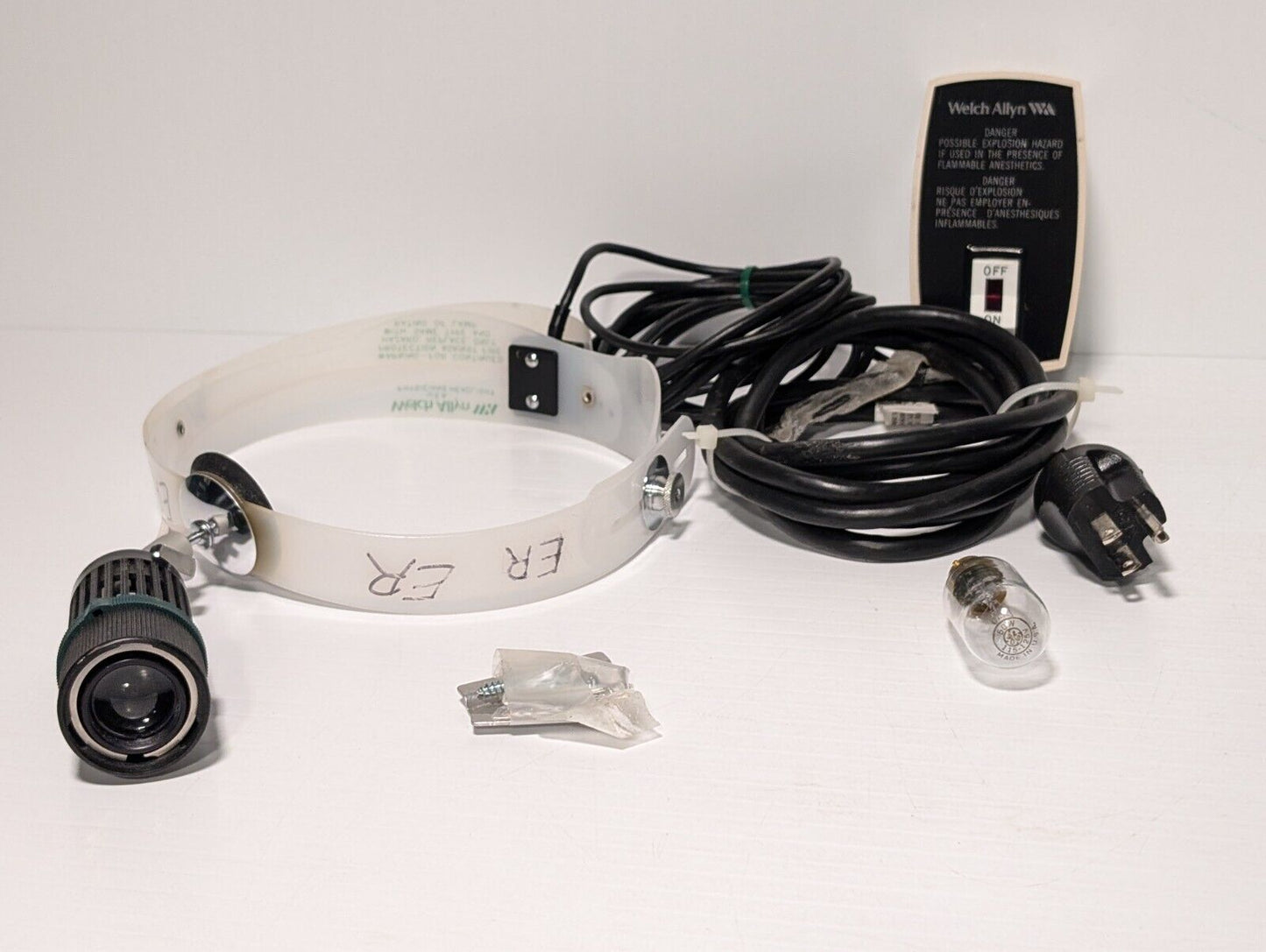 WelchAllyn 49003 halogen headlight with 79003 power supply