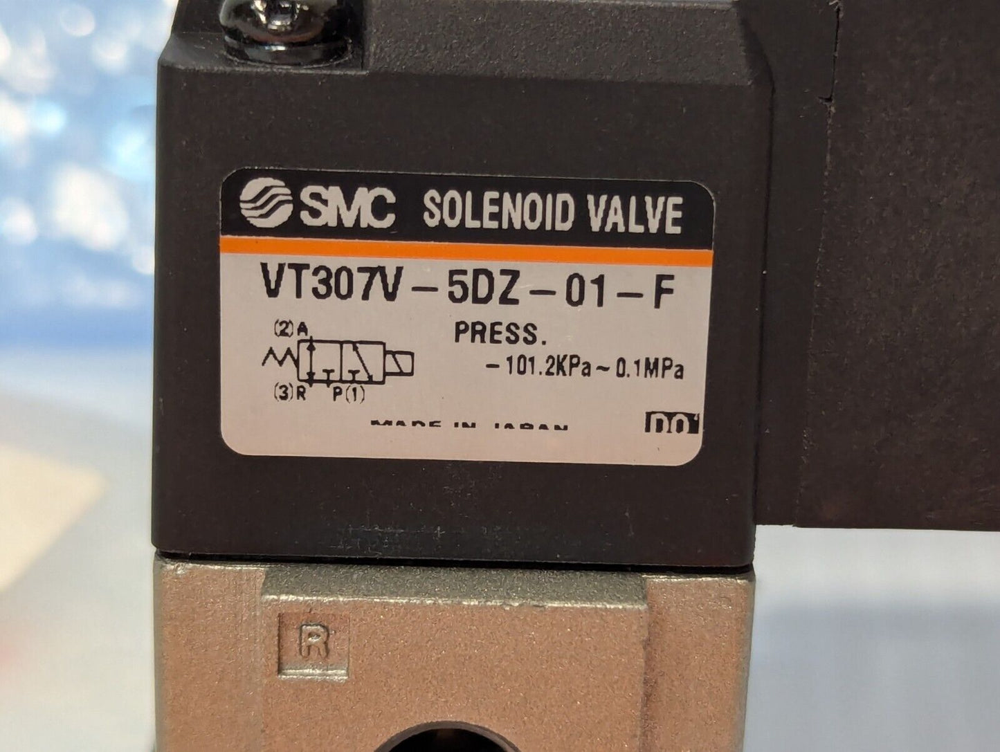 SMC VT307V-5DZ-01-F Solenoid Valve - Free Shipping+Returns
