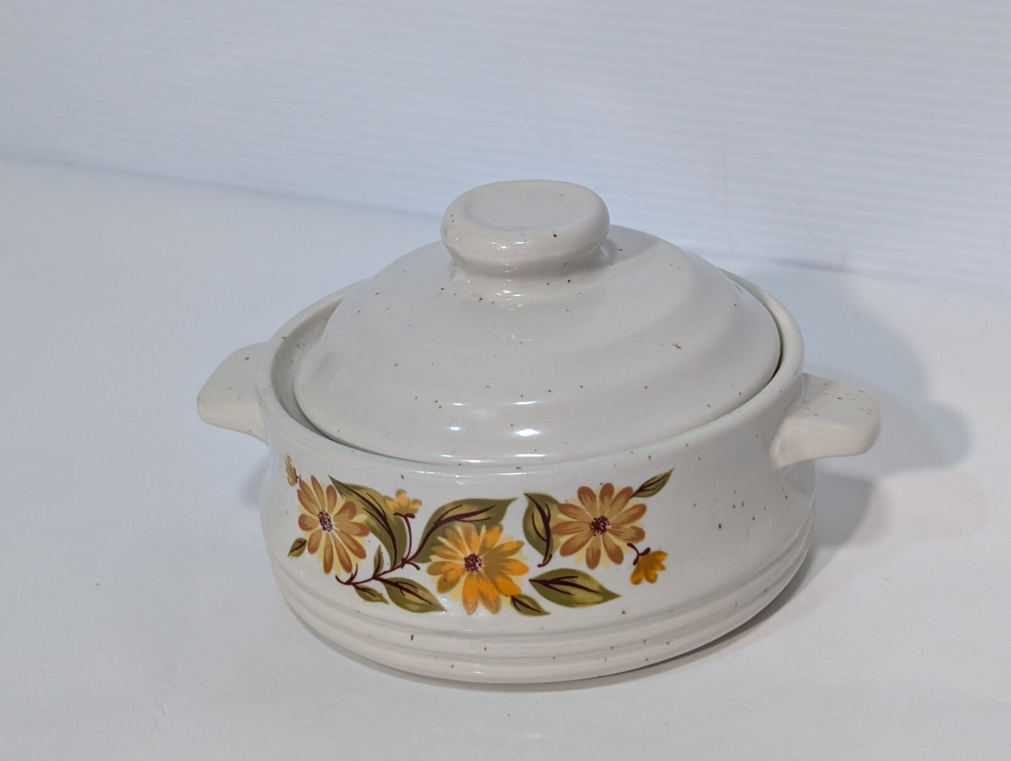 Vintage JMP Capri Bake Serve'nStore Stoneware Daisy Flowers, Pot Pie, Lid, Ladle