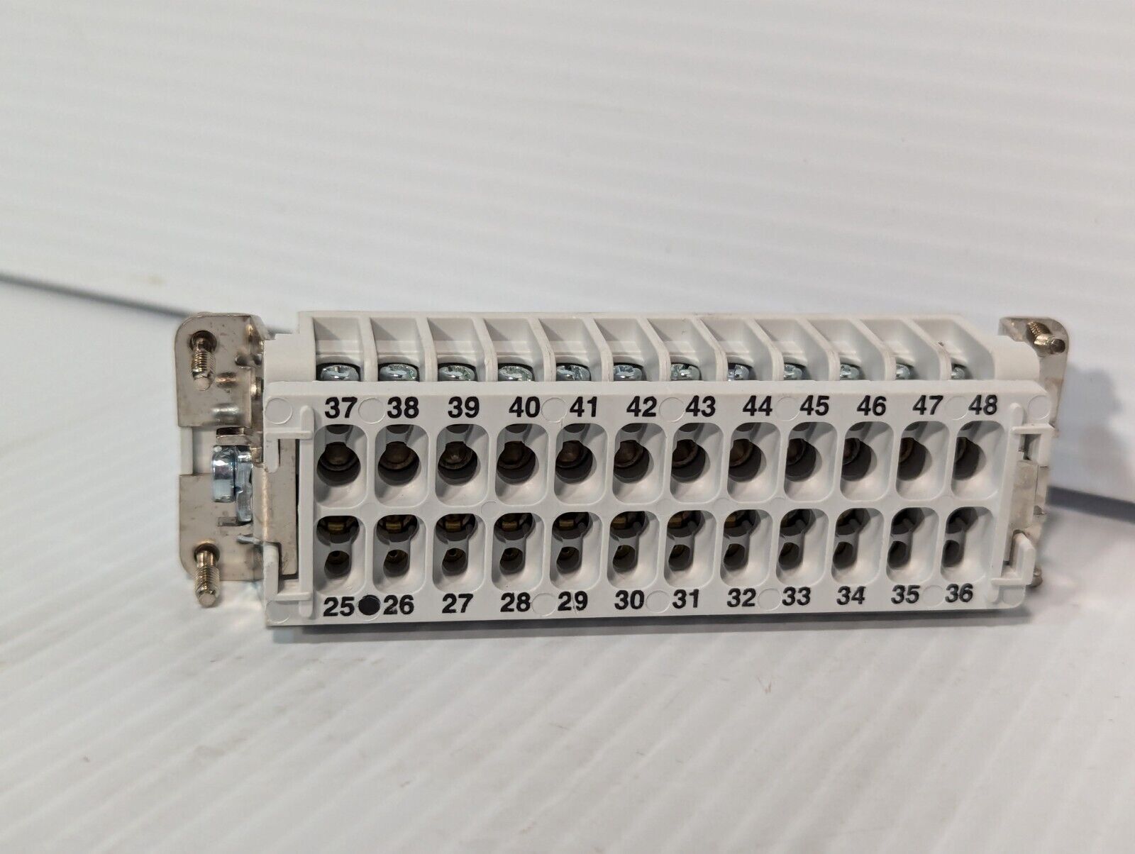 Thomas & Betts FS148B Terminal Insert Female 48 Position 20-14AWG - Free Ship