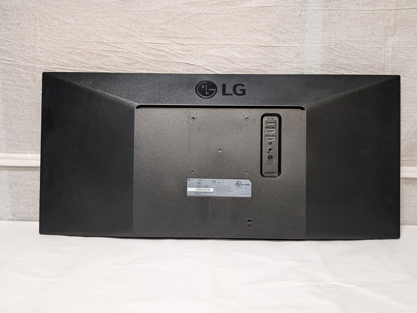 (Scratched) LG 29" UltraWide Full HD LED-LCD Monitor 29BQ650-W W/ Accessories