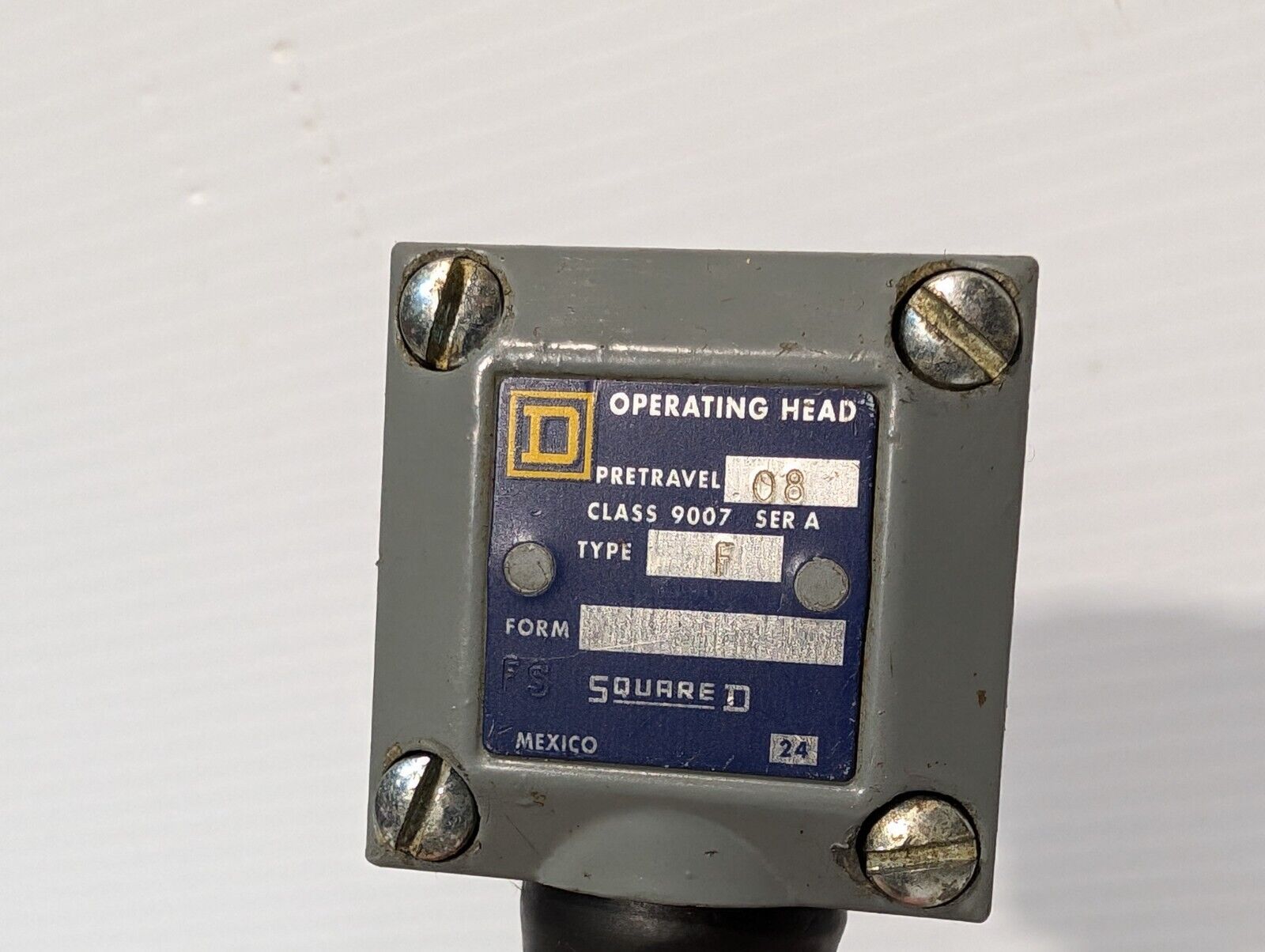 Square D Operating Head, Type: F, 9007 Ser. A, Pretravel: 08