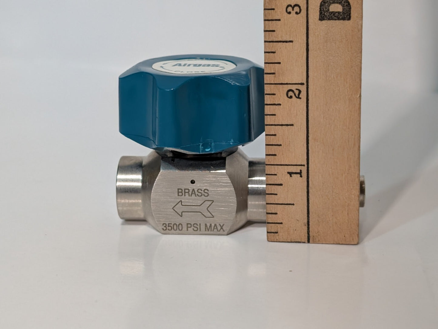 Airgas Diaphragm Valve Brass 3500 PSI 2 WAY