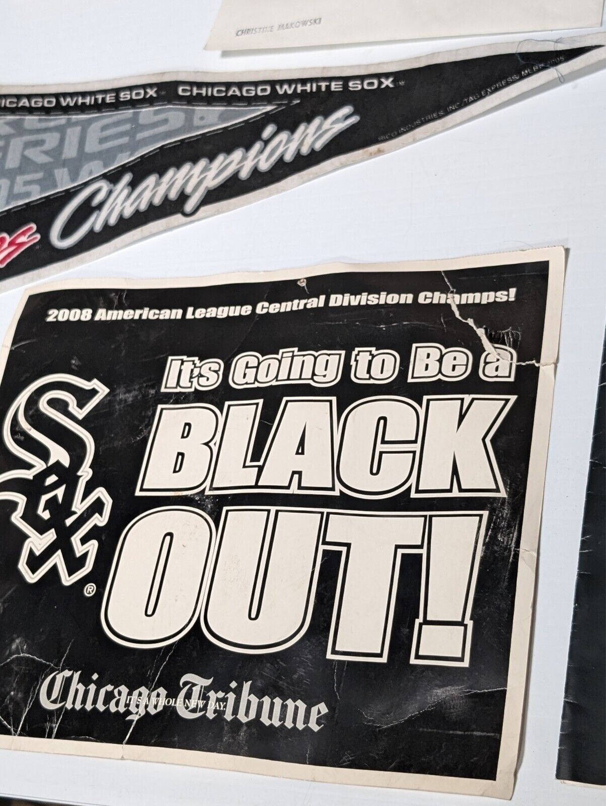 24 Pieces Chicago White Sox Championship Memorabilia 1983 2005 Cup Pennant Bat