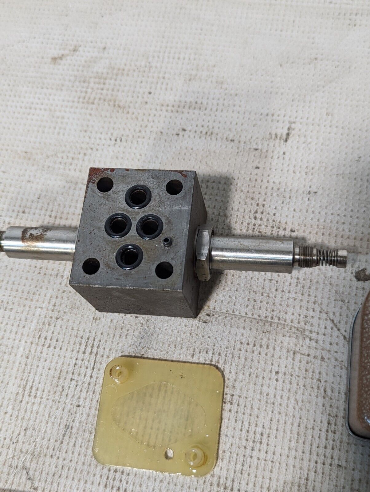 Tokyo Keiki DG4M4-36C-24DC-20-JA Hydraulic Directional Control Valve - Free Ship