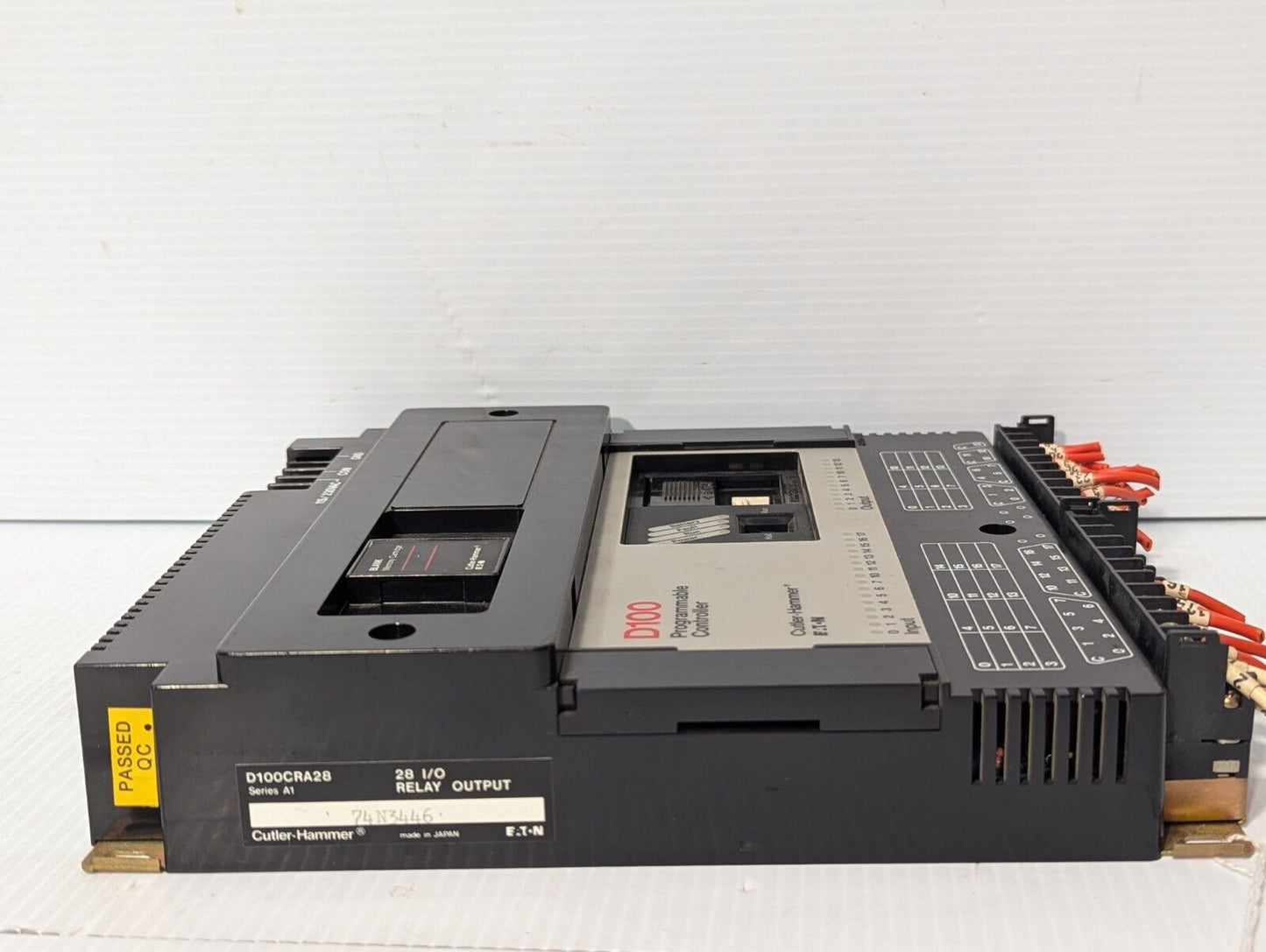 Eaton Cutler Hammer D100CRA28 D100 Programmable Controller 28-I/O PLC Module