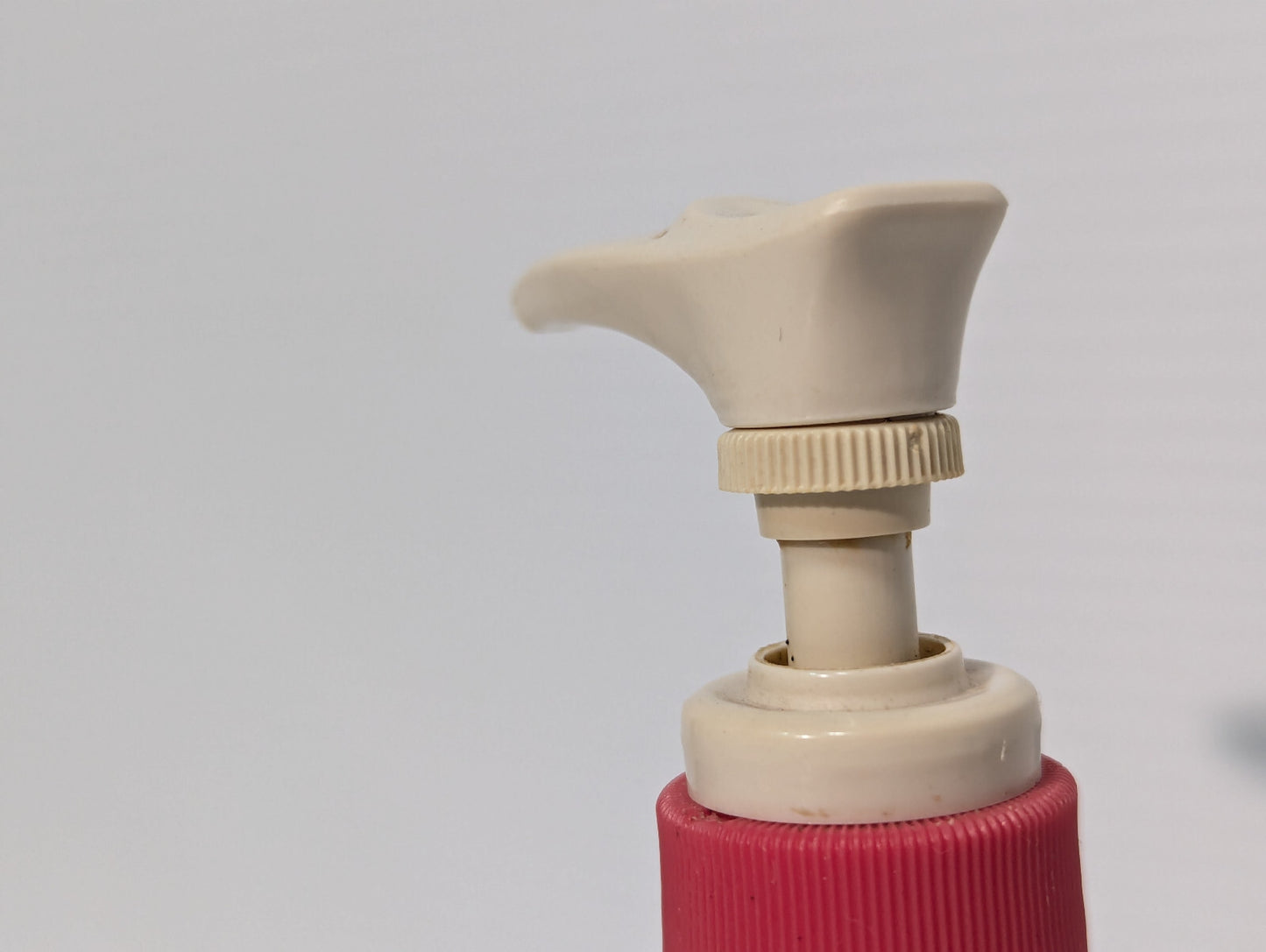 Vintage 1970s Avon Country Bird Glass 10oz Lotion Pump Dispenser Made in USA