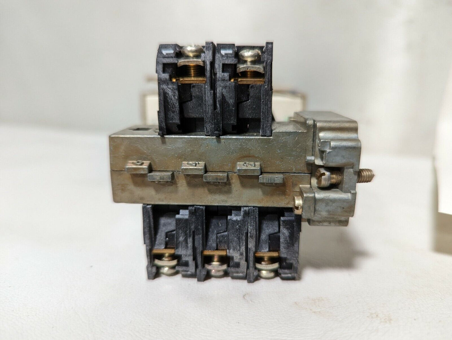 Telemecanique XB2DJ505 rotary selector switch