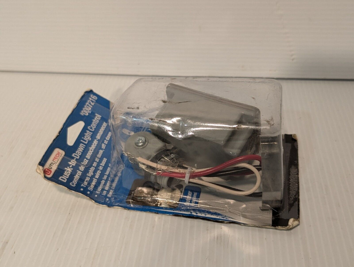 UtiliTECH Model: SPT-15 Dusk-to-Dawn Light Control #0007216 Light Control