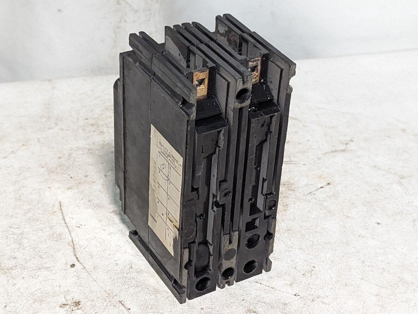 Lot of FPE NEF421015 and NEF421020 circuit breakers, 480VAC, 125/250VDC