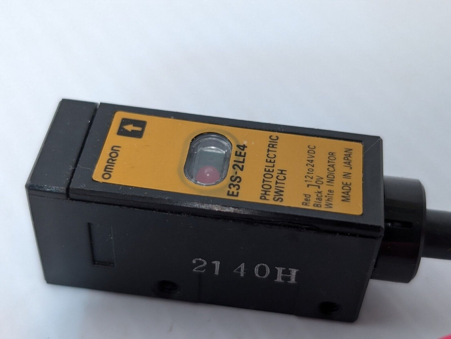 Omron E3S-2LE4 Photoelectric Sensor Switch 2M Range 12-24V DC - Free Shipping