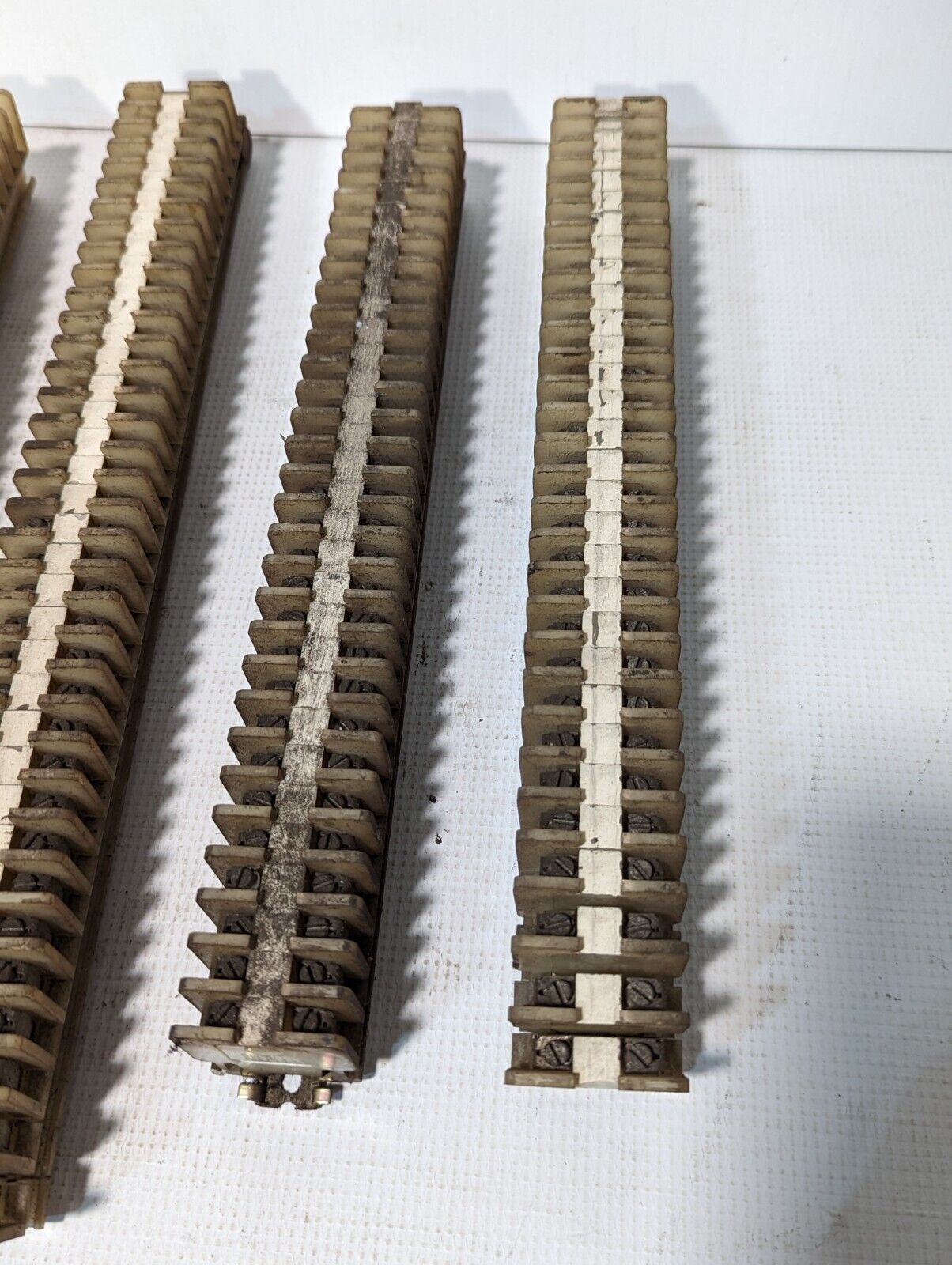 Lot of 4 DIN Rails of Approx. 100 Allen Bradley 1492-BUL Terminal Blocks Total