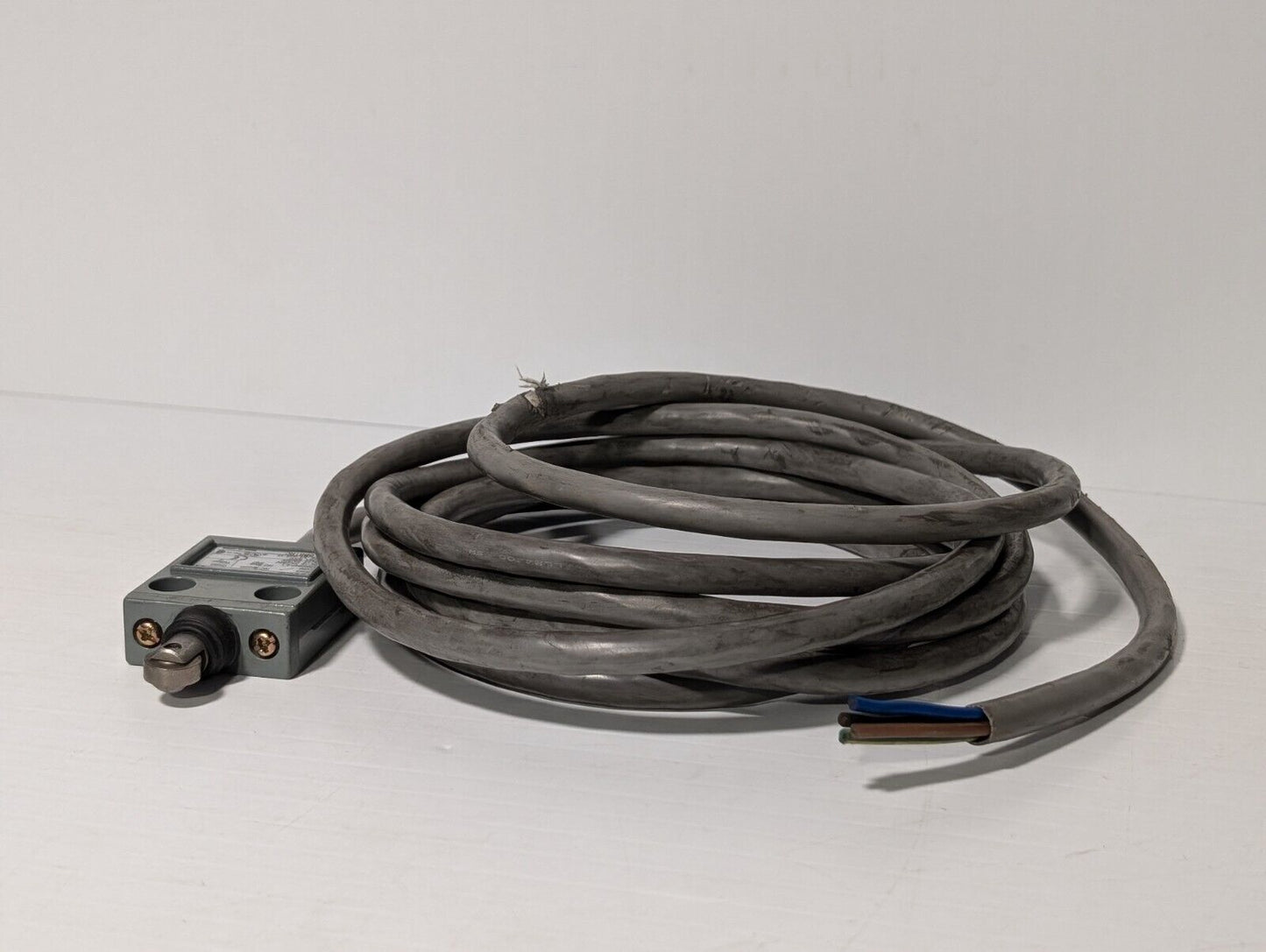 Allen Bradley 802B-CSADBSXC3 Compact Top Push Roller Limit Switch
