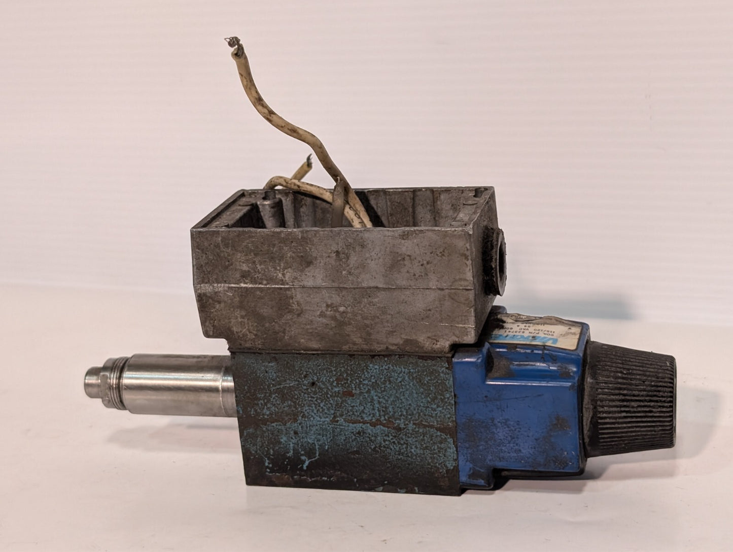 Vickers 633741 Solenoid Valve Coil on (Unidentifiable) Solenoid Valve