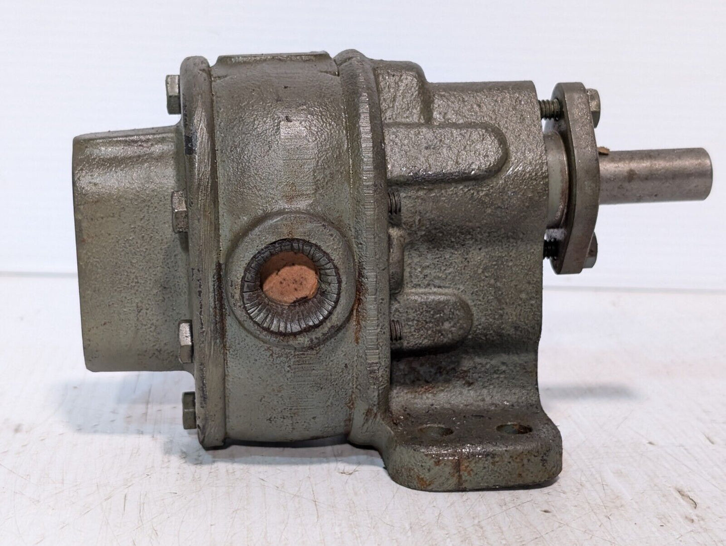 Brown & Sharpe No. 2 BSM Gear Pump, Bi-Directional, Pedestal Mount -Free Ship