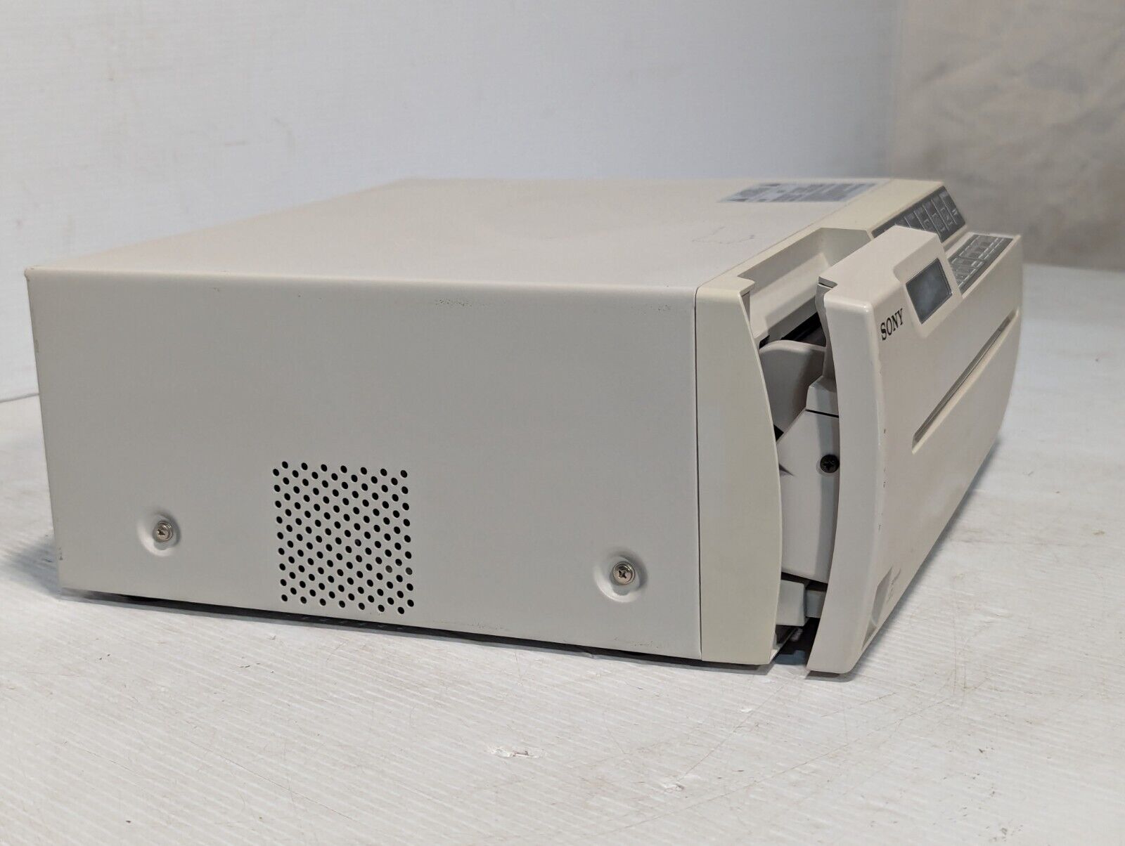 Sony Video Graphic Printer UP-980, door ajar, w/paper roll - Free Shipping