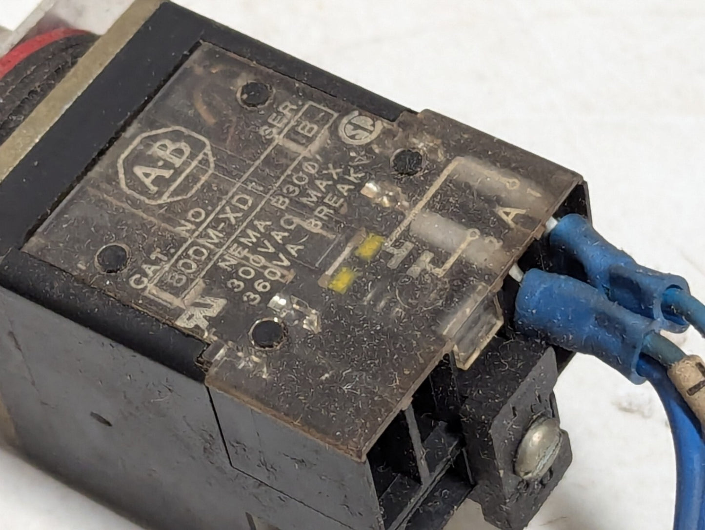 (2) Allen Bradley 800MR-A1AK Ser. C Pushbutton Green w/ Wiring