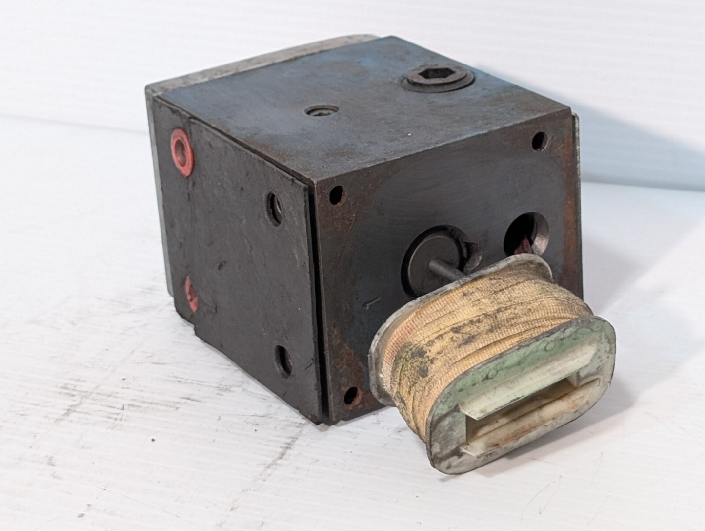 Vickers DG4S4 012A 50 Directional Control Pilot Solenoid Valve Two-Stage