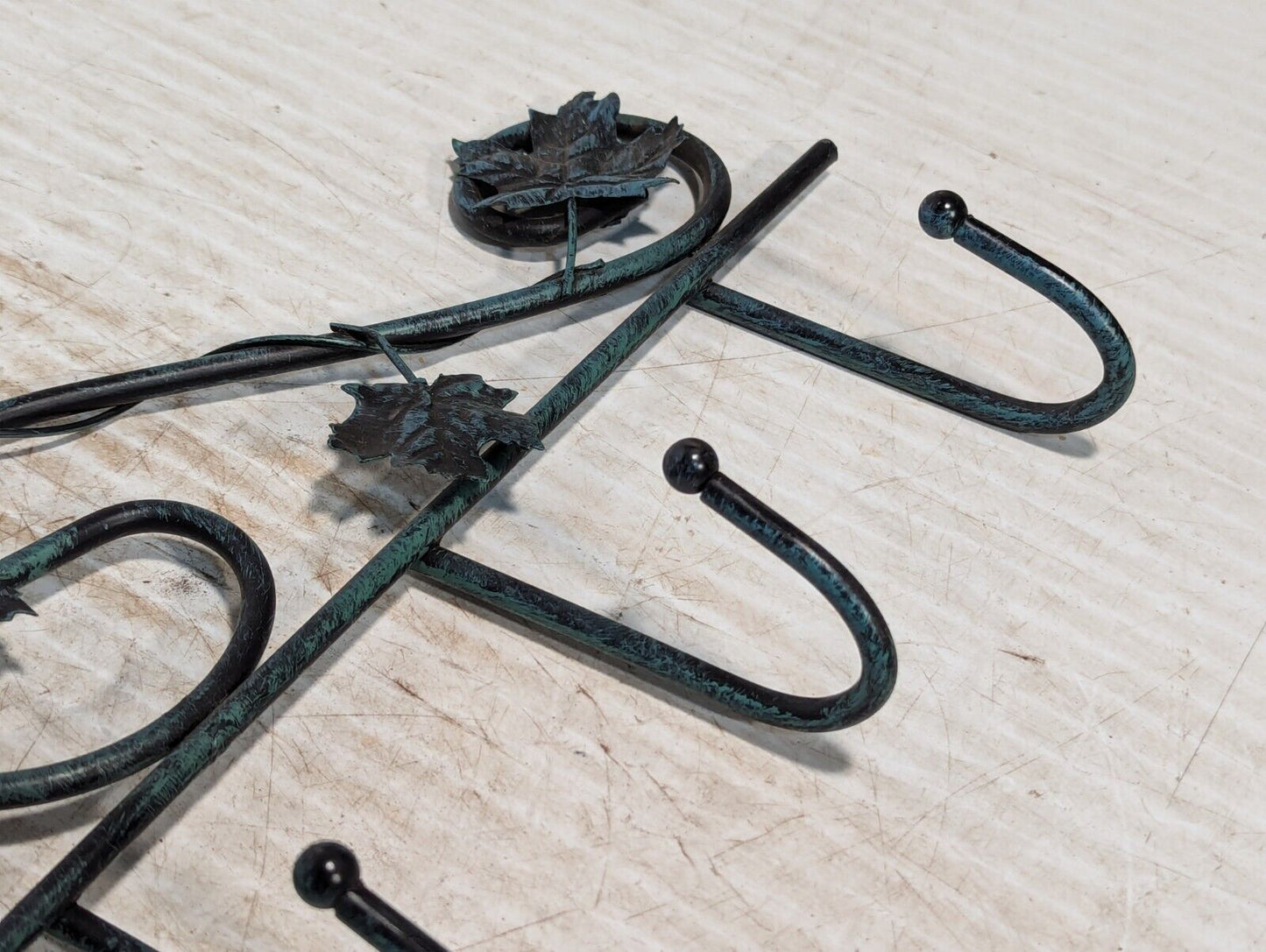 Vtg Beautiful Fall Leaves Twisted Wrought Iron Keys Holder 5 Hooks - Free Ship