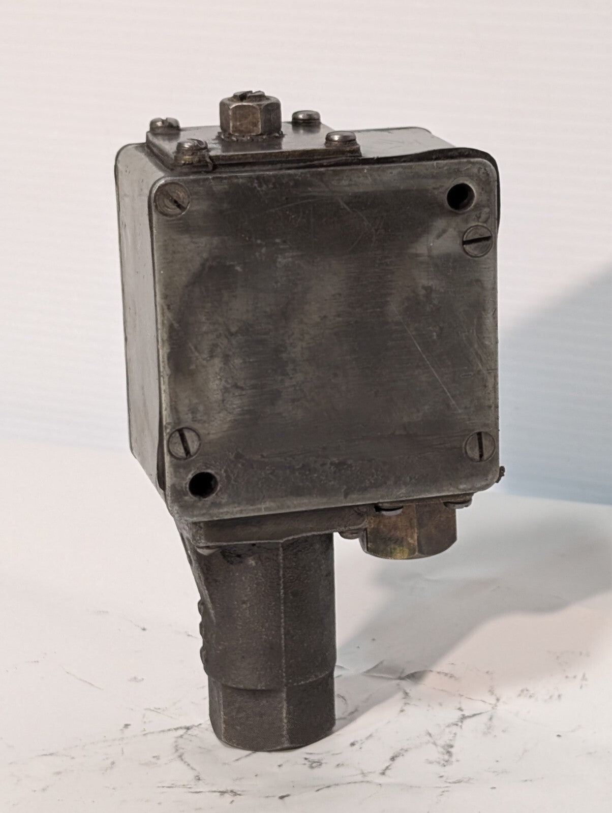 Allen Bradley 836T-T303J Series A Pressure Control Switch 175-650PSI Pilot Light