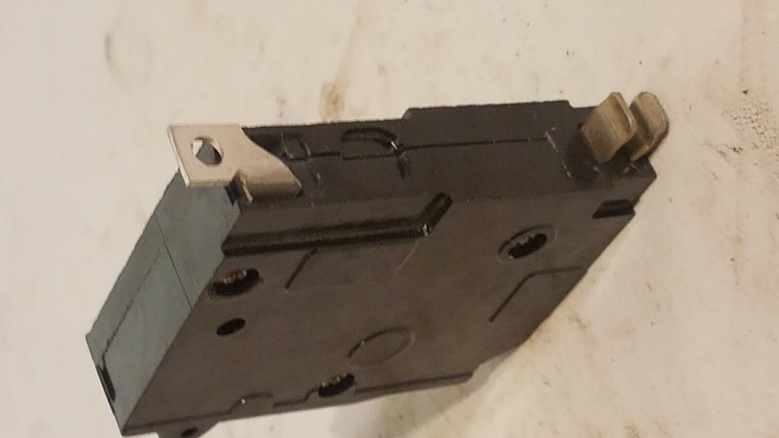 Square D QOB140, 120/240 VAC, 40 amps, 1 pole, bolt-on circuit breaker