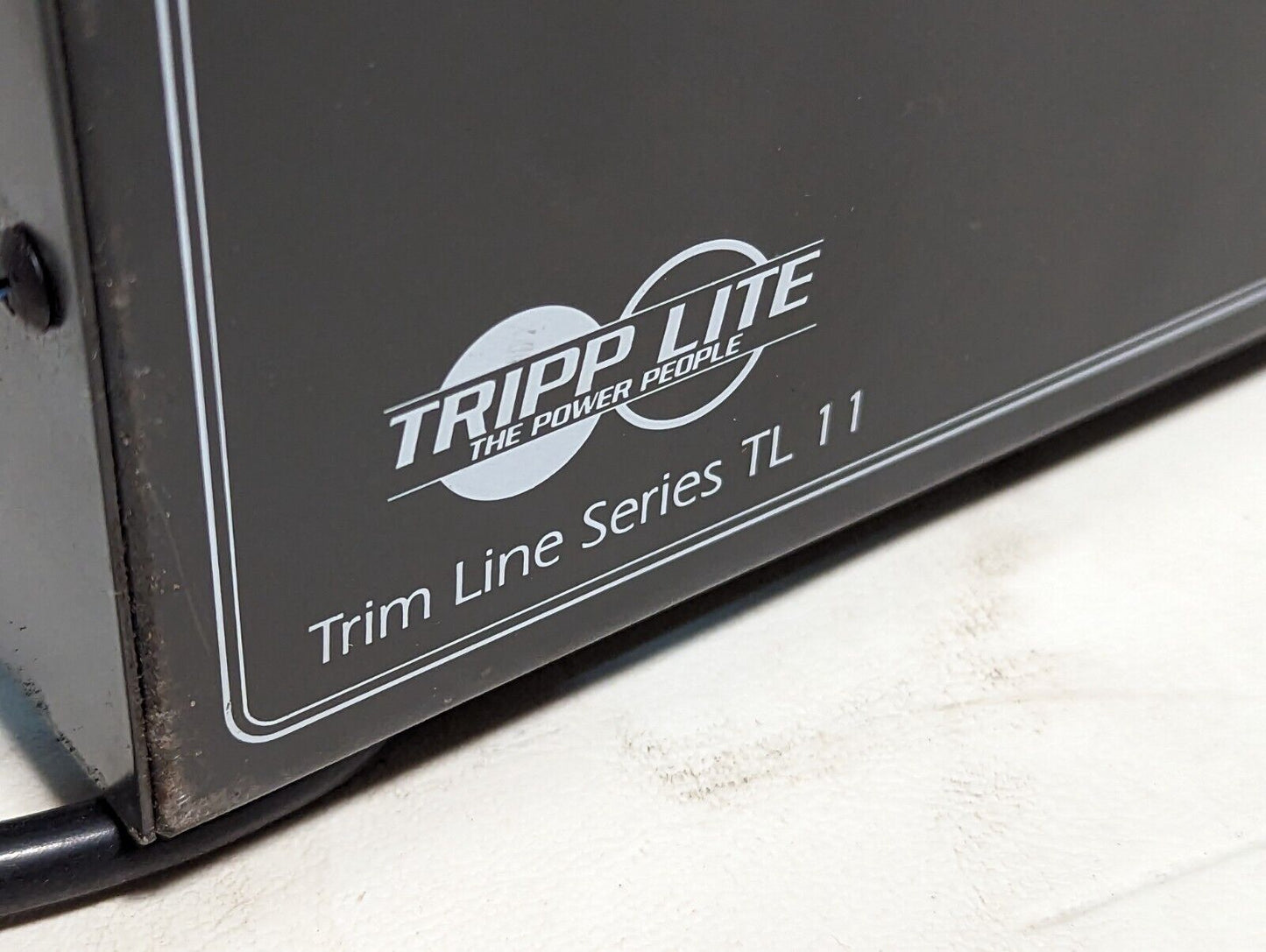 Tripp-Lite Trim Line Series TL 11 power supply, 13.8VDC out, 120VDC in