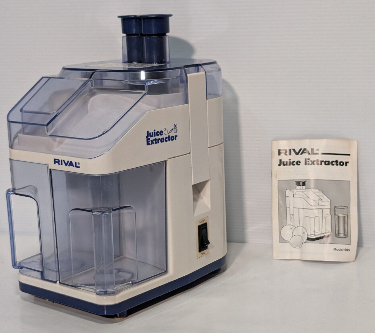 Vintage Rival Juice Extractor 965 Juicer Healthy Drinks, 300W Motor, (2) 24oz