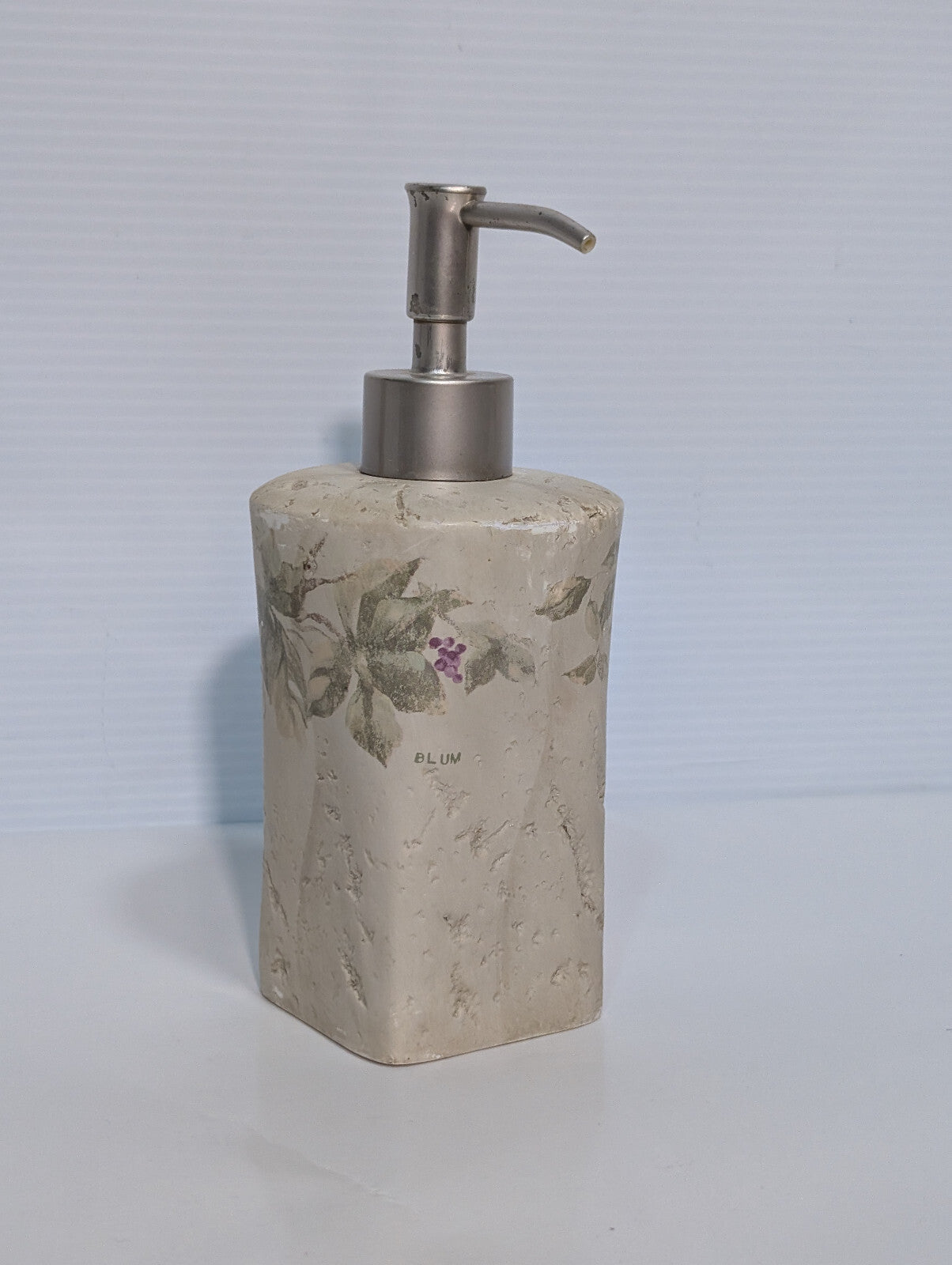 Vintage Cheri Blum Ivy Pump Lotion Dispenser Grape Leaves Stone Resin Bathroom