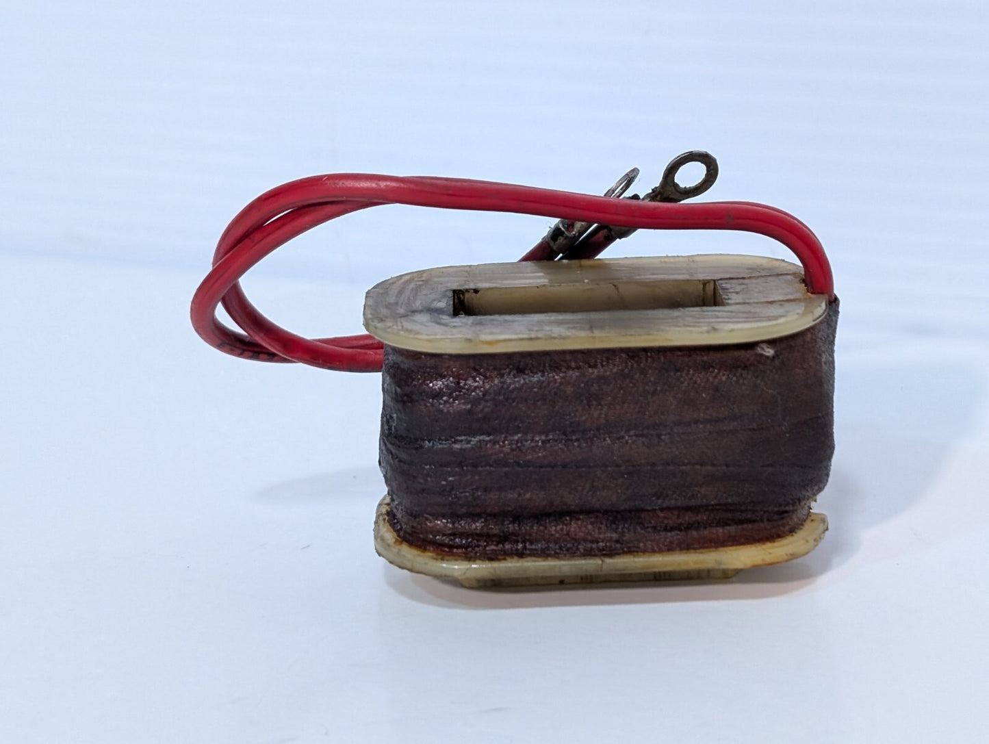 Vickers 316011 Solenoid Valve Coil, 115V @ 60Hz, Design Valve D05 Size