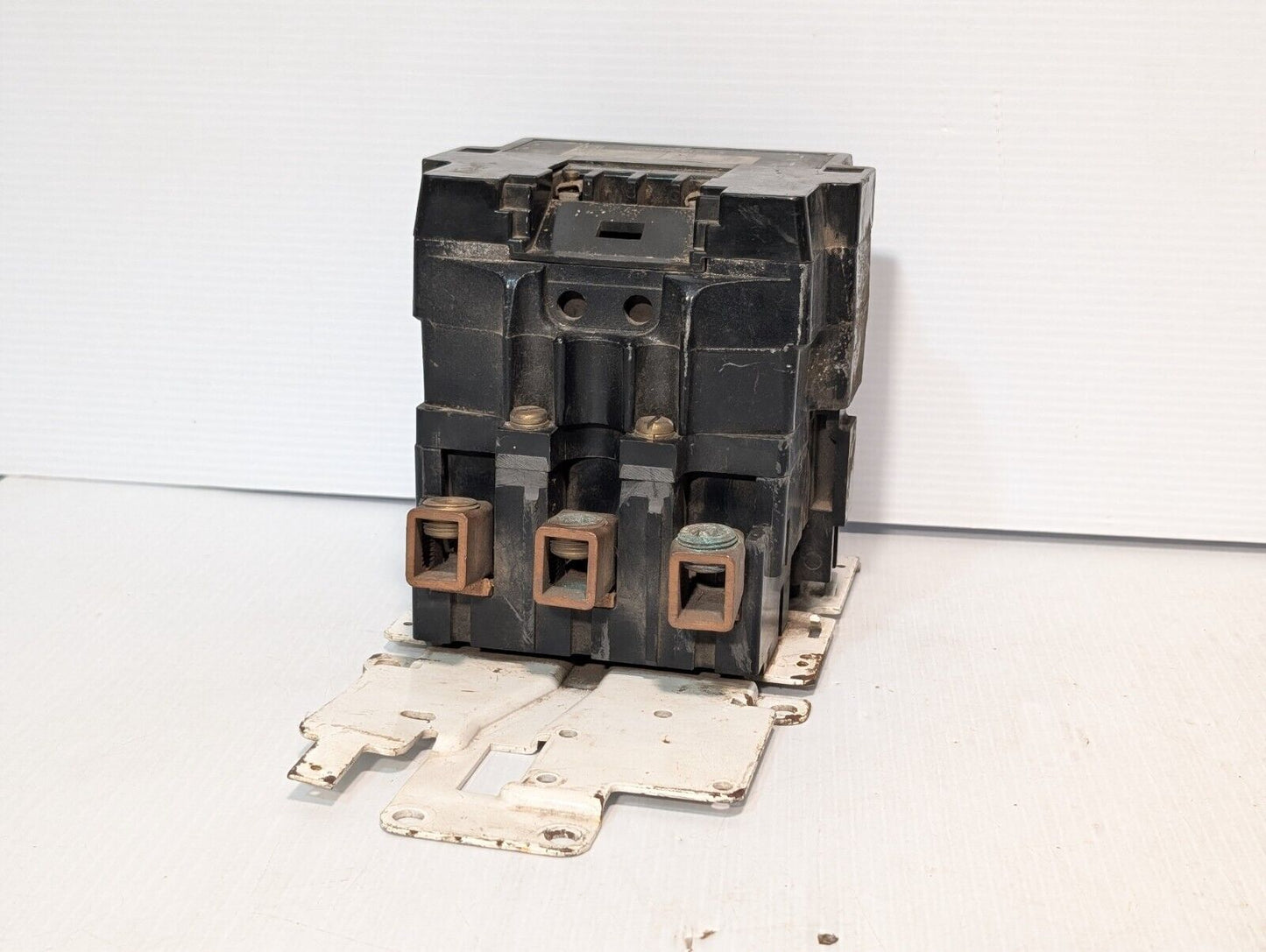 Square D 8536-SFO-1 C5S motor starter, ser A, NEMA sz 4, 120VAC coil as pictured