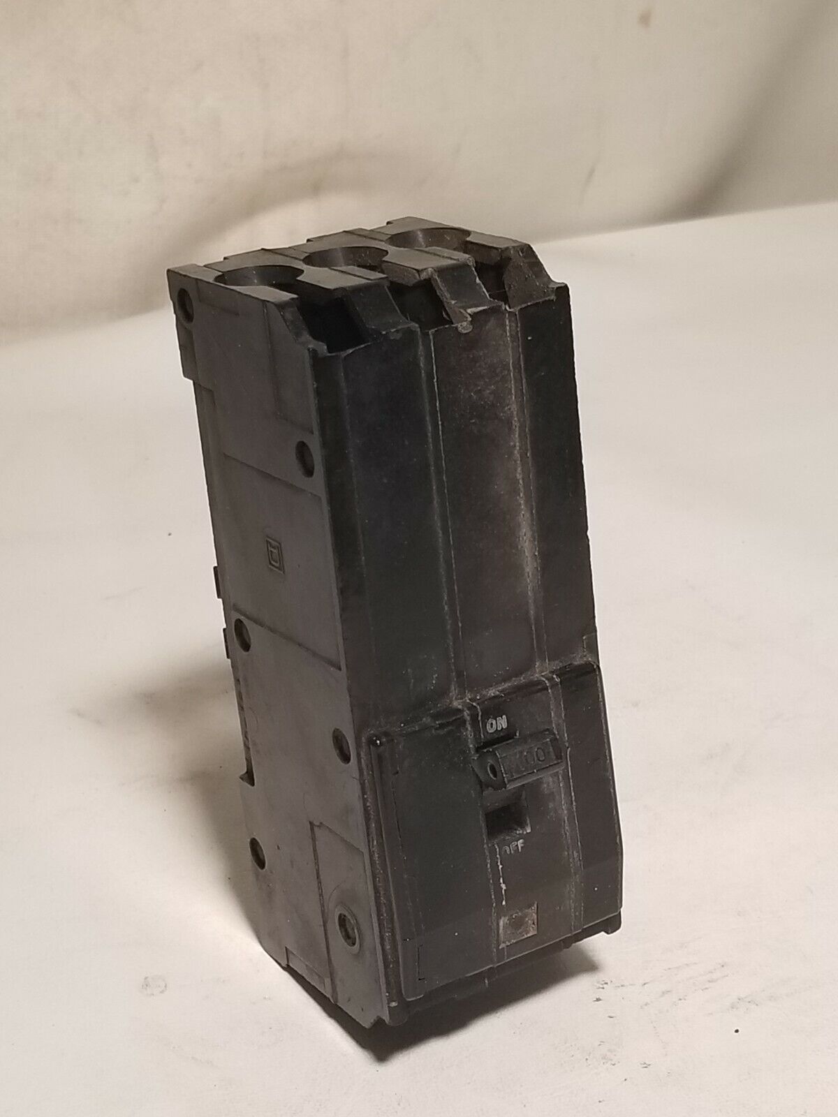 Square D Q13100, QI3100 100-Amp 3 Pole Circuit Breaker 100A 3P 240V