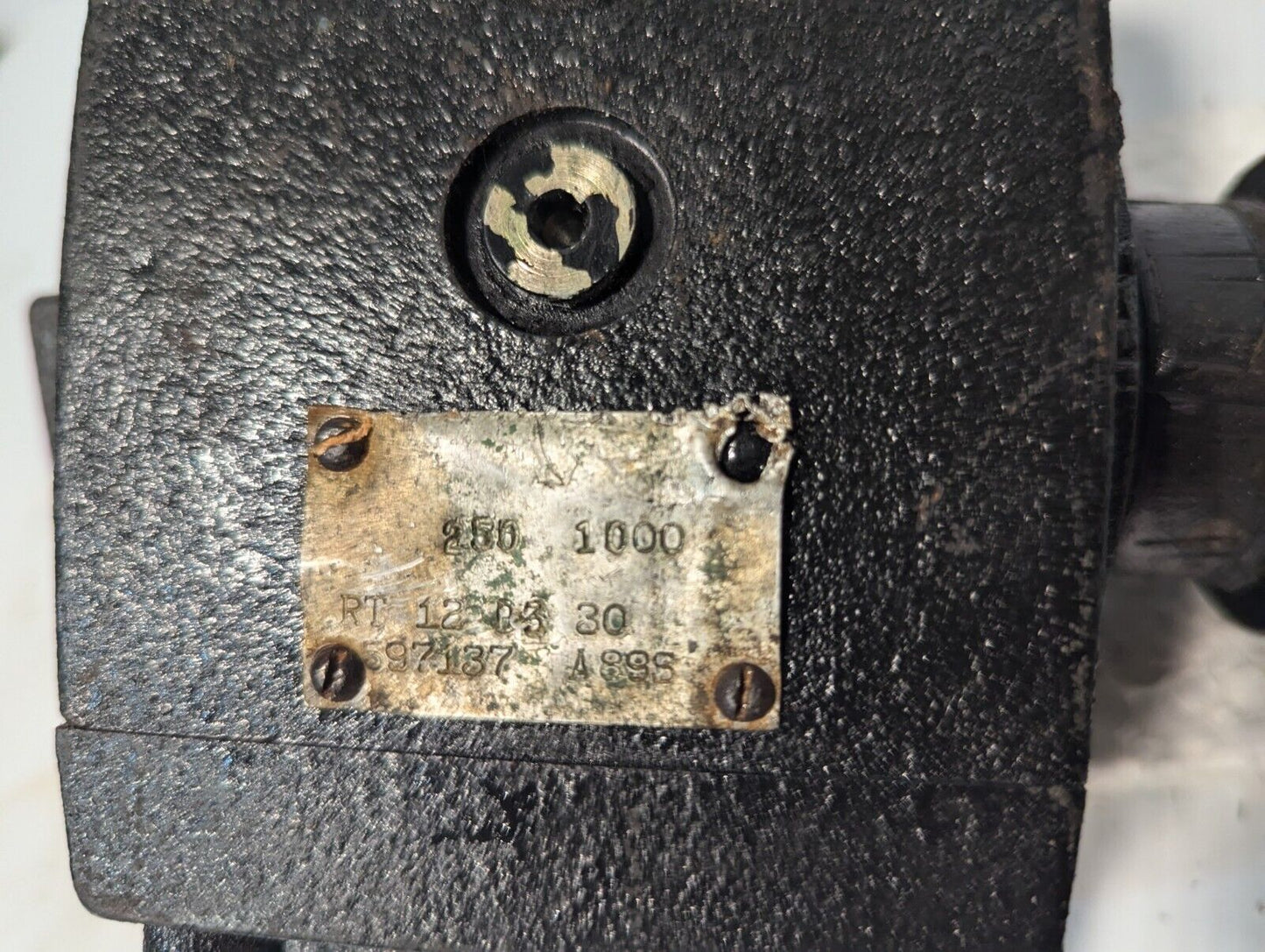 Vickers RT 12 B3 30 pressure control valve, 250-1000PSI range