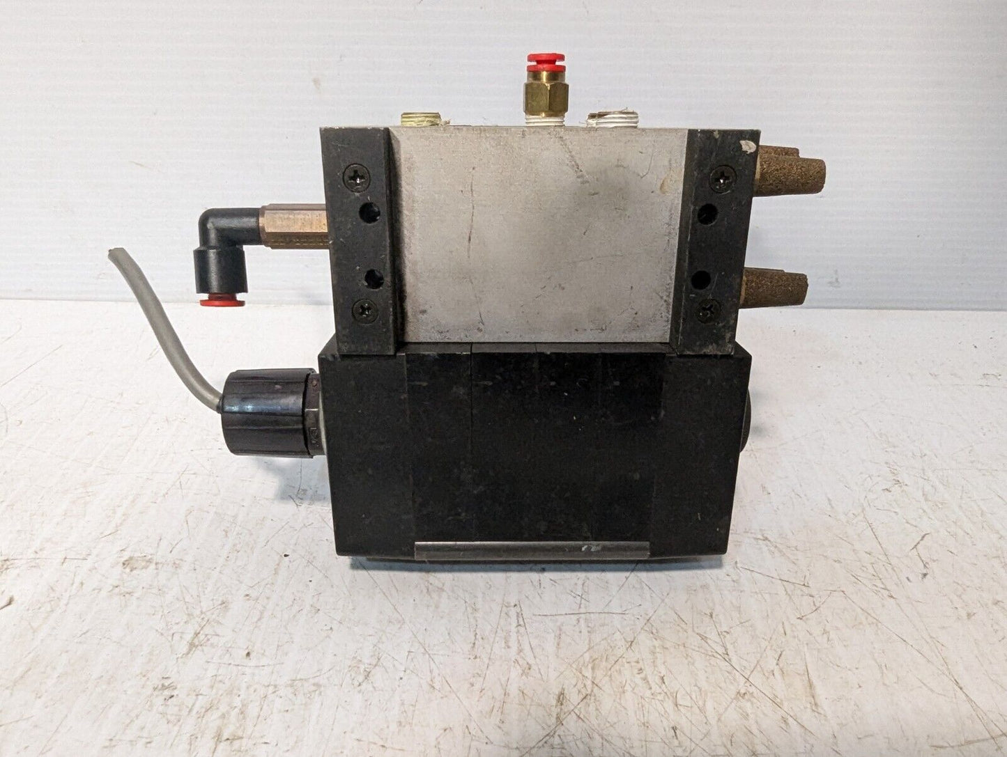 Taiyo Manifold Block w/ 3 SRS1-8S DC24V Solenoid Valves - Free Shipping