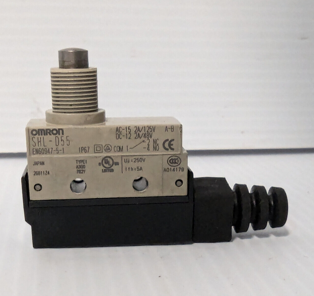 Omron SHL-D55 roller plunger limit switch, EN 60947-5-1, 250V, free shipping