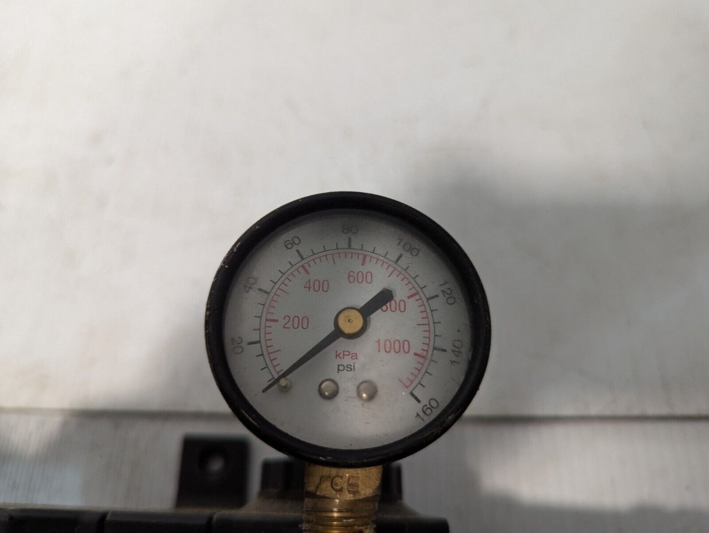 Air Preparation Assembly: Dayton 4ZL49, Dayton 4ZM20, two air hose connectors